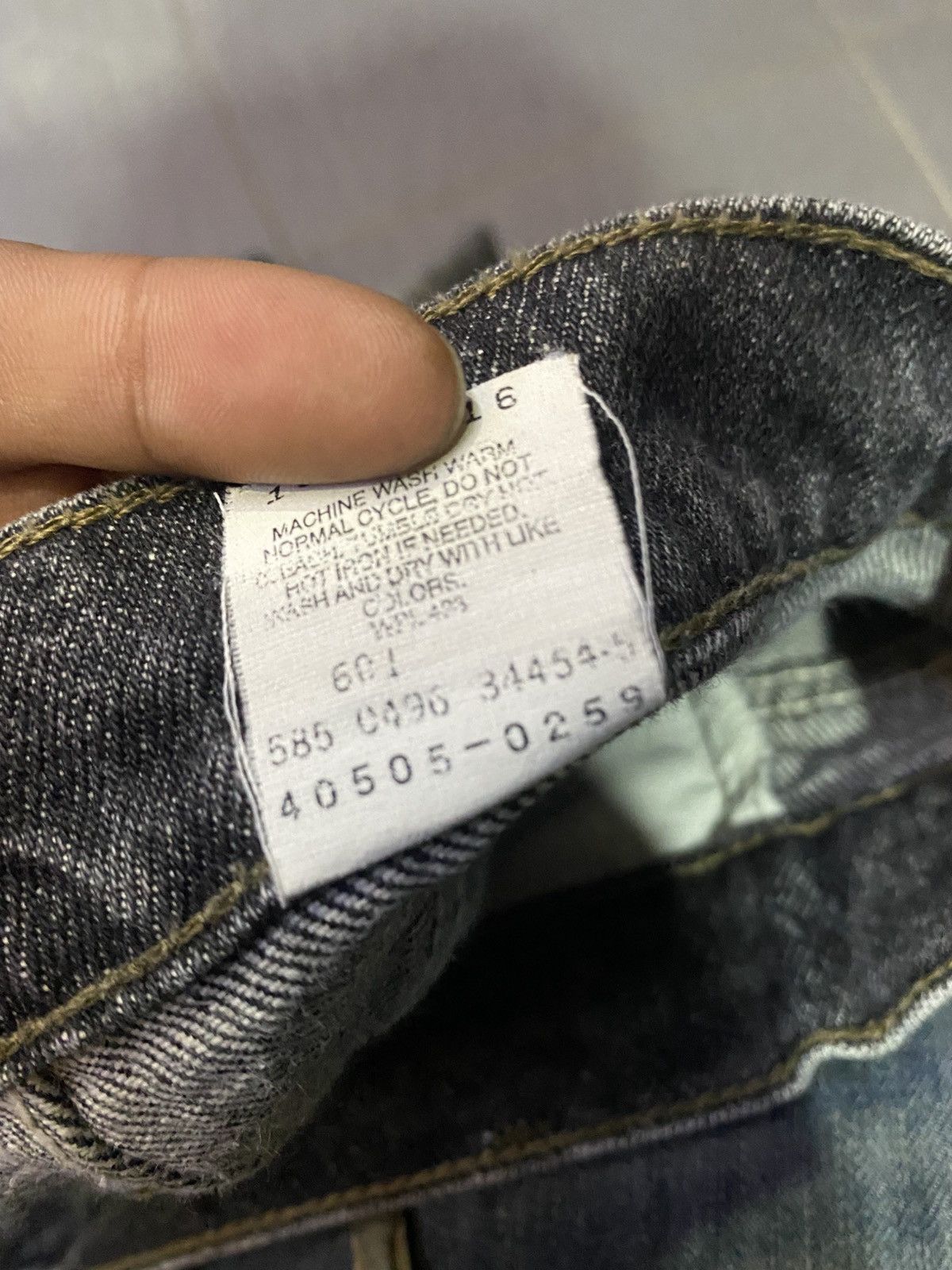 Levi's Vintage Clothing Levis 505 vintage USA 🇺🇸 90s Orange tab Size US 35 - 8 Thumbnail