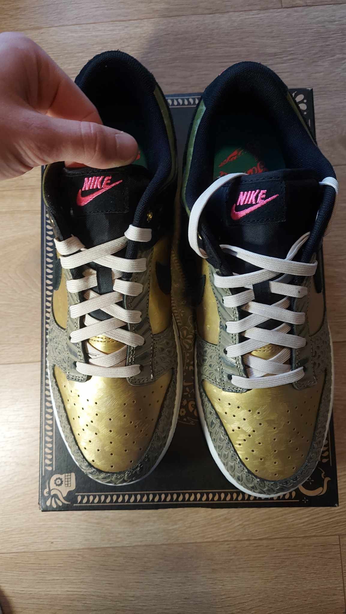 image of Nike Dunk Low Día De Muertos Shoes in Black/Khaki/Metallic Gold, Men's (Size 10)