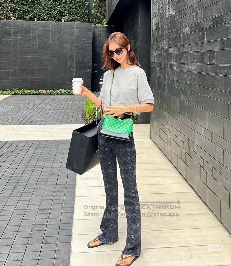 Chanel Chanel 23a camelia flared jeans Size 42" / US 20 - 9 Thumbnail