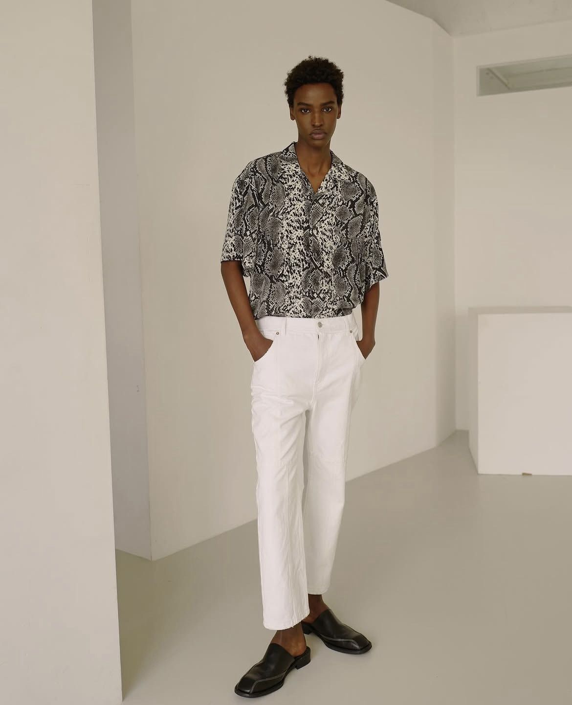 Andersson Bell Andersson Bell Muir Python Print Open Collar Shirt IVORY/BLK Size US L / EU 52-54 / 3 - 8 Thumbnail
