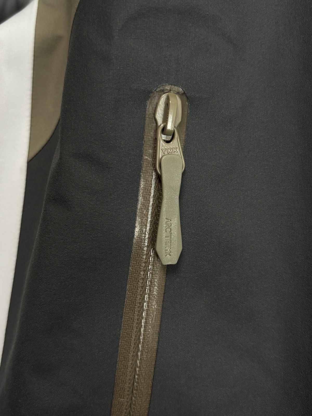 Arc'teryx × Beams Plus Arc’Teryx x Beams Gore-Tex Beta Jacket Gorpcore Ultra Rare Size US L / EU 52-54 / 3 - 8 Thumbnail
