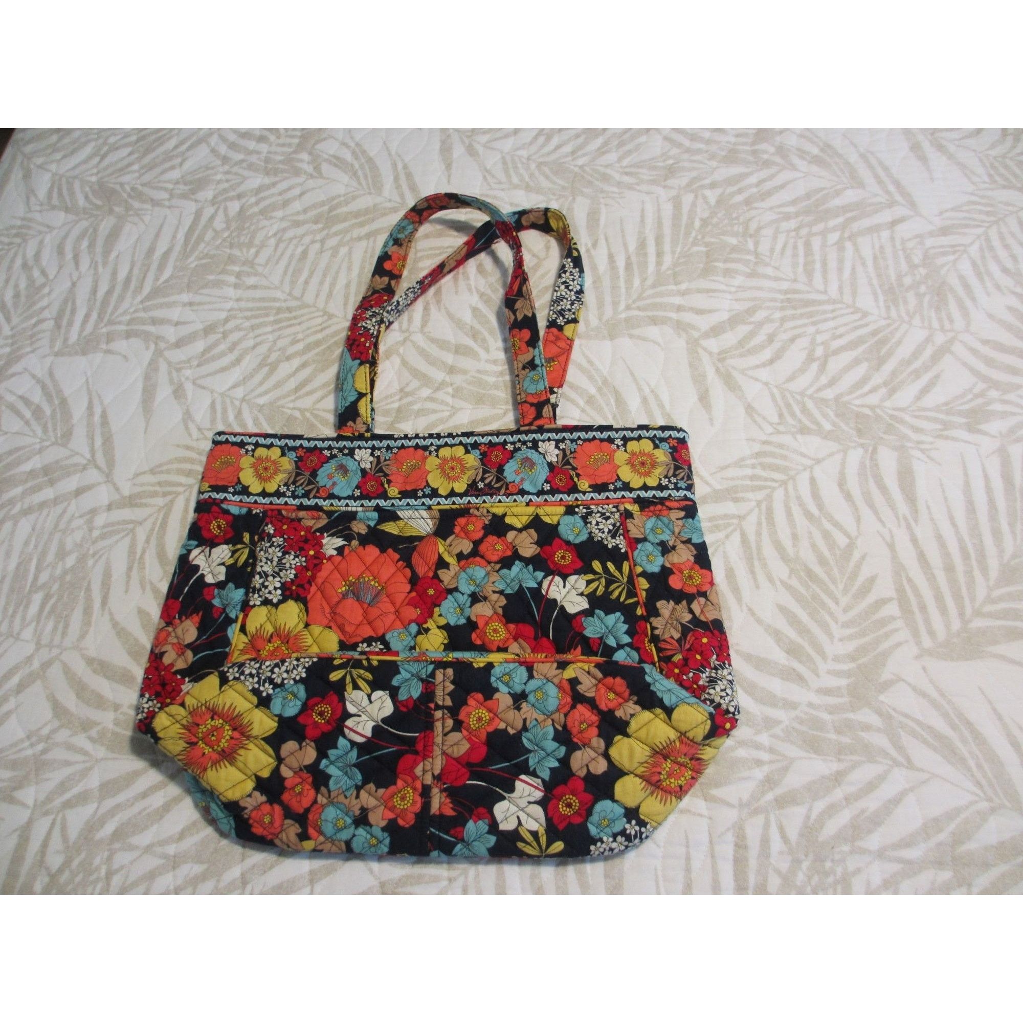 Vera Bradley VERA BRADLEY HAPPY SNAILS LARGE FLORAL TOTE BAG MULTIPLE POC Size ONE SIZE - 5 Thumbnail