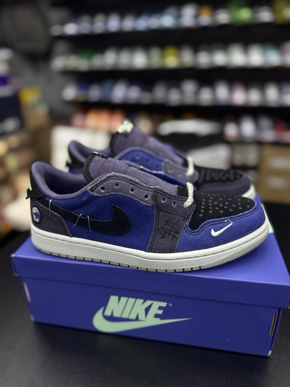 Jordan Brand 8.5 - Air Jordan 1 Low OG Zion Williamson ‘Voodoo Alternate Size US 8.5 / EU 41-42 - 2 Thumbnail