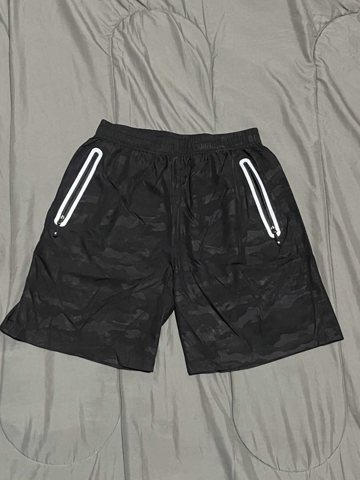 Other Black Reflective Camo Athletic Shorts Size US 32 / EU 48 - 1 Thumbnail