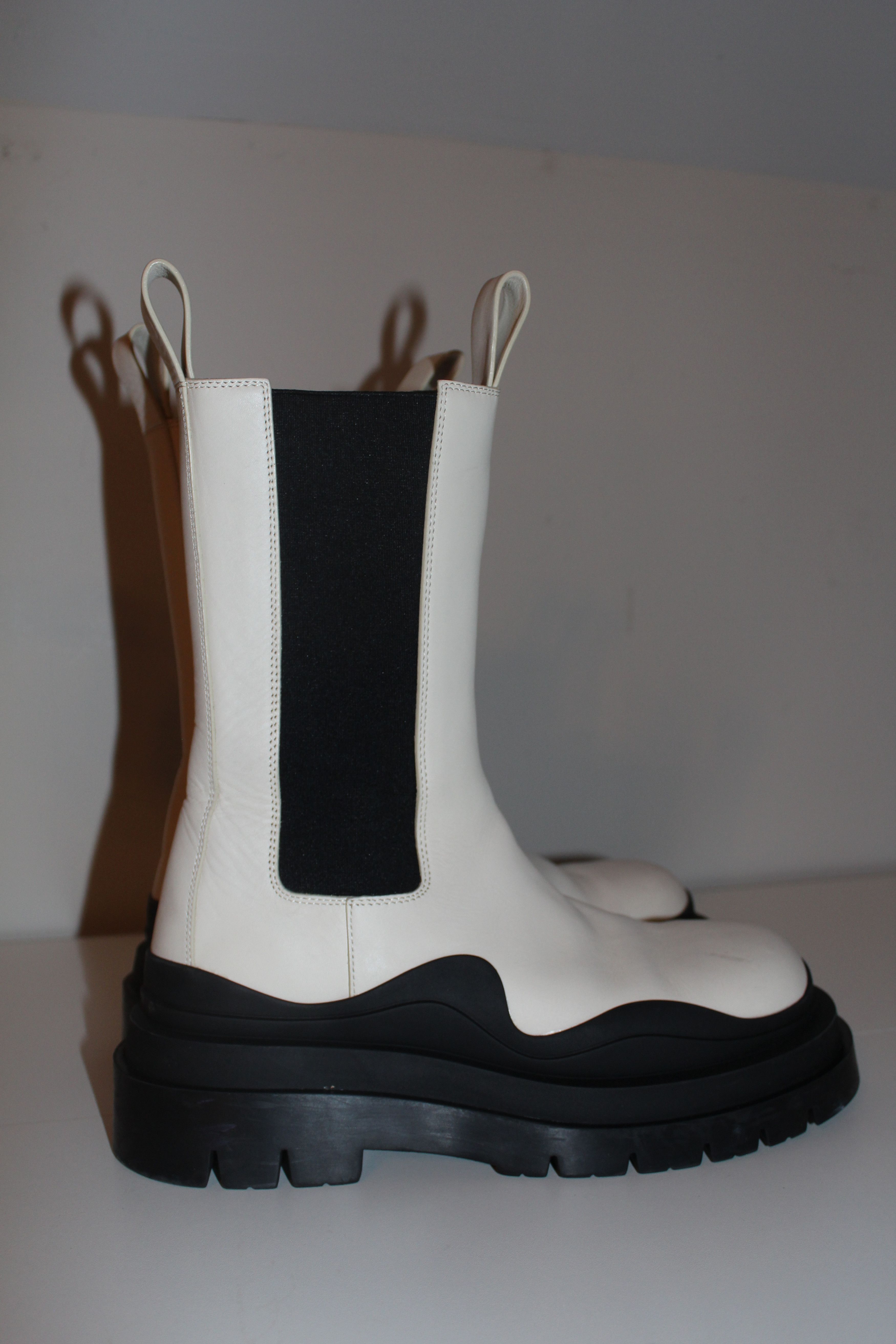 Bottega Veneta Bottega Veneta Tire Lug Chelsea Military Boots 38.5 US 8.5 Size US 8.5 / IT 38.5 - 4 Thumbnail