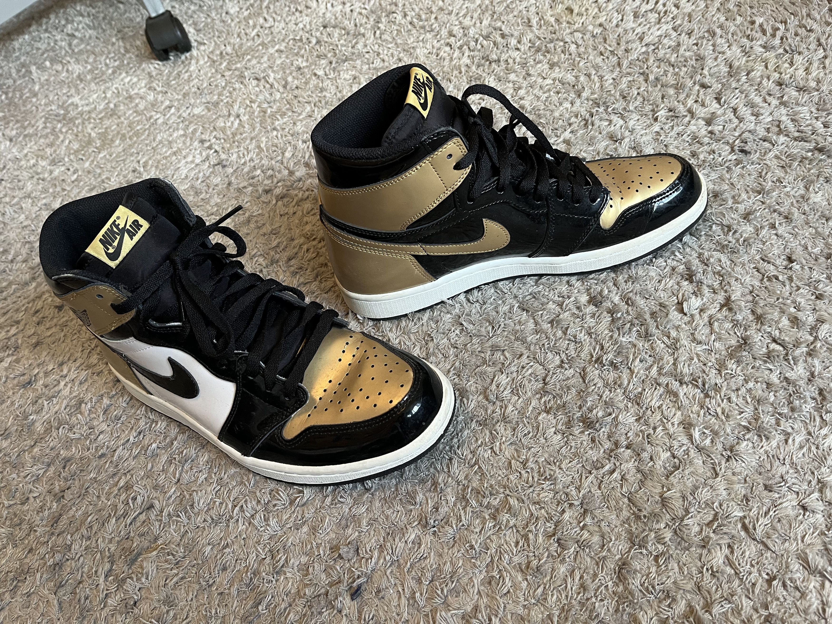 Jordan Brand Air Jordan 1 Retro High OG ‘Gold Toe’ Size US 10 / EU 43 - 3 Thumbnail