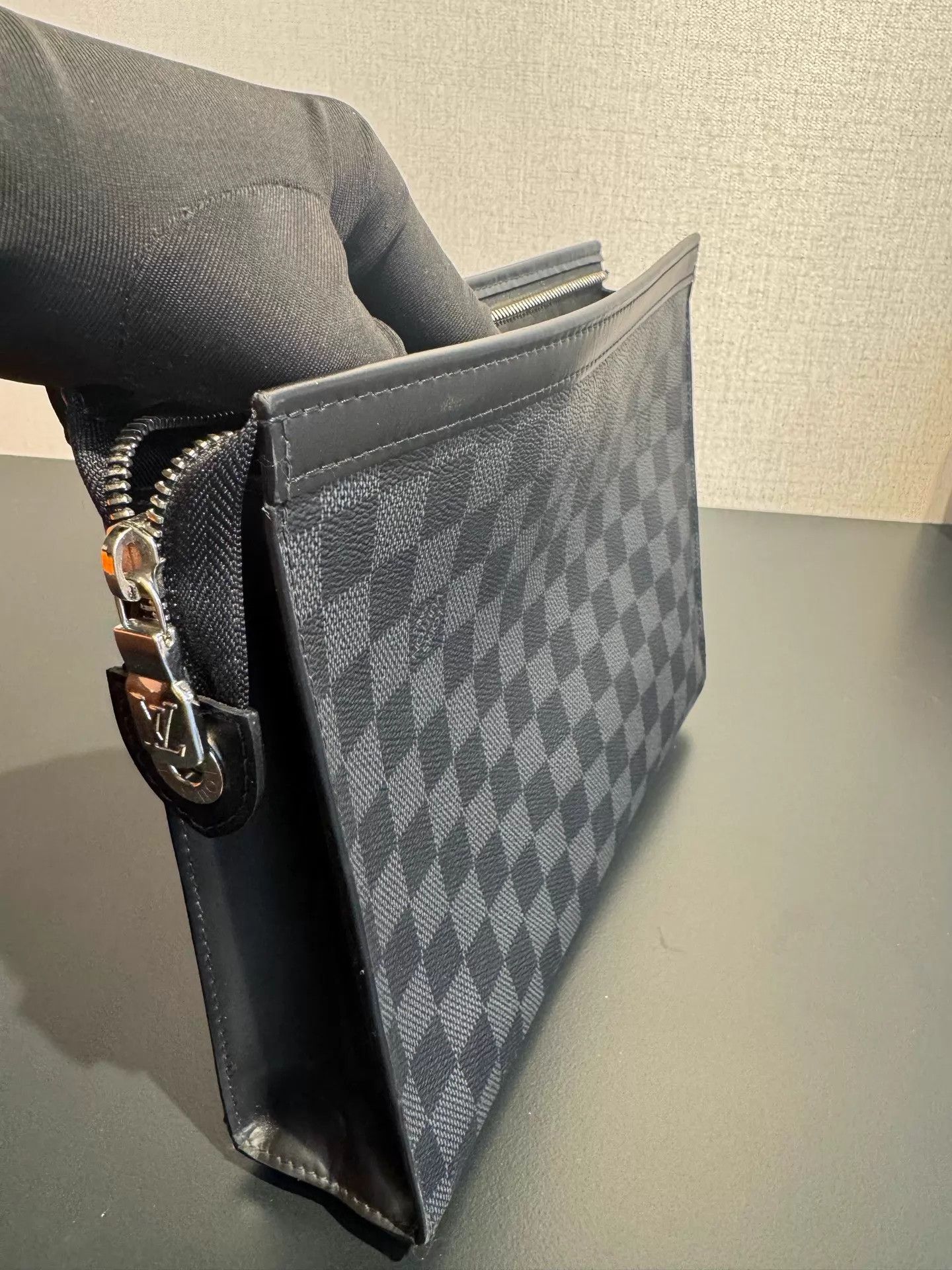 Louis Vuitton LV Pochette Voyage Black Monogram Almost New Size ONE SIZE - 6 Thumbnail