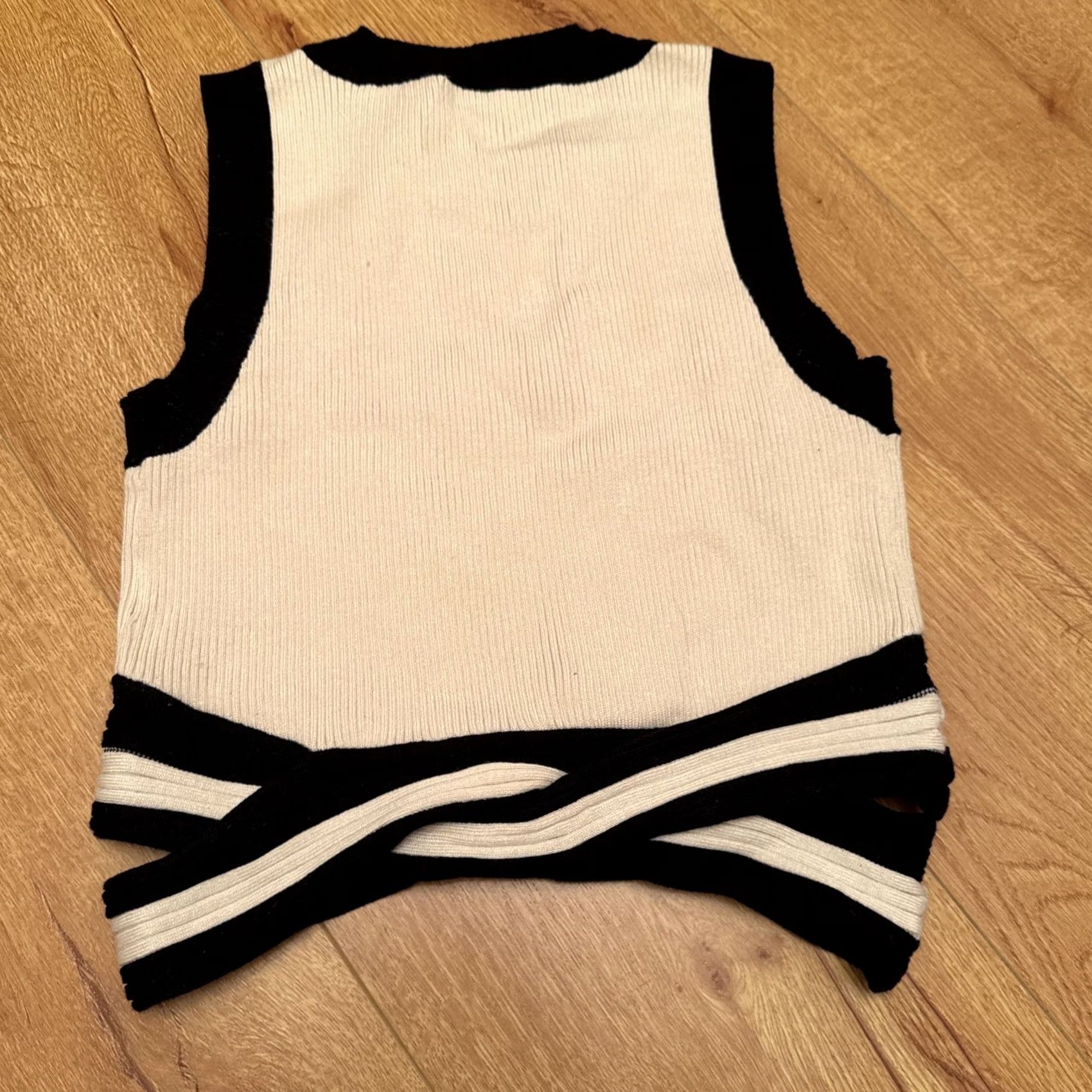 Vintage Vestique Drift Knit Tank Top S Beige Cropped Knit Ribbed Crop Cutouts Knot Detail Women Tank S Velvet Black Womens Size S / US 4 / IT 40 - 6 Thumbnail