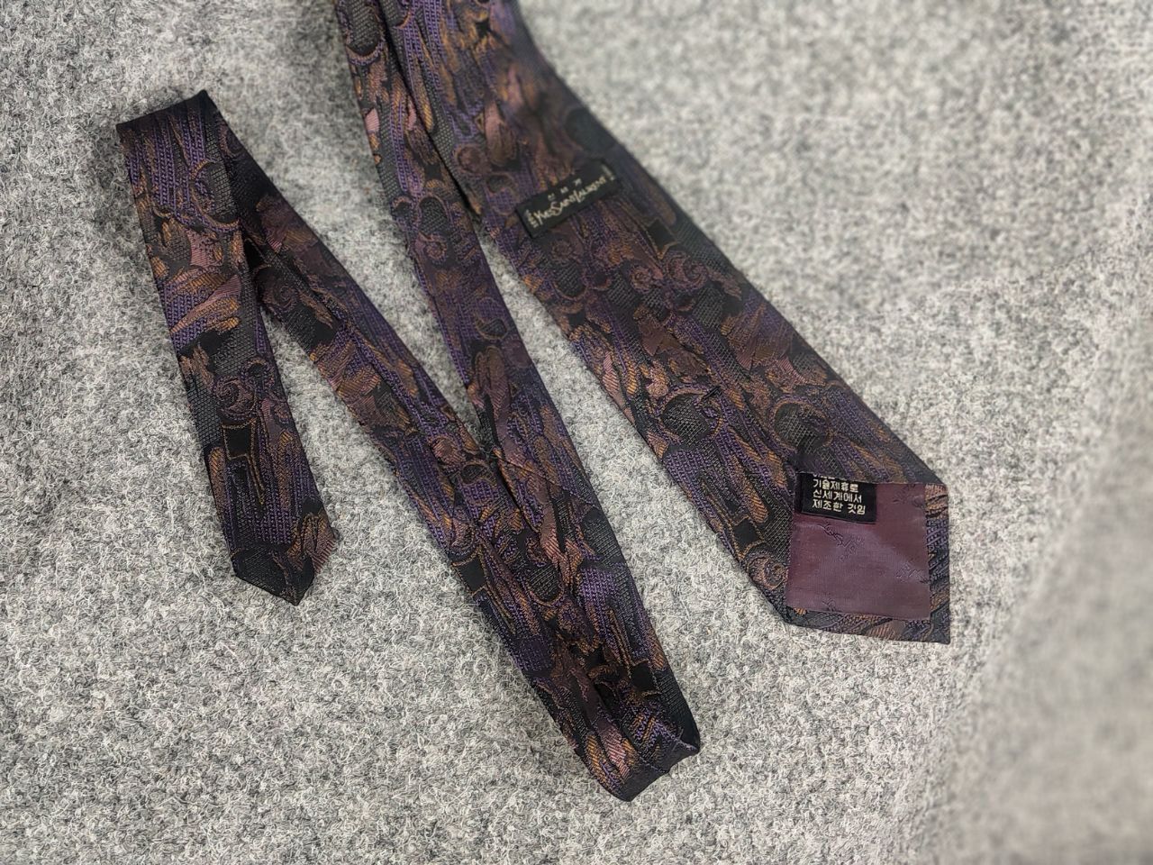 Yves Saint Laurent Yves Saint Laurent Vintage 90s Silk design YSL Tie Pattern Size ONE SIZE - 11 Thumbnail