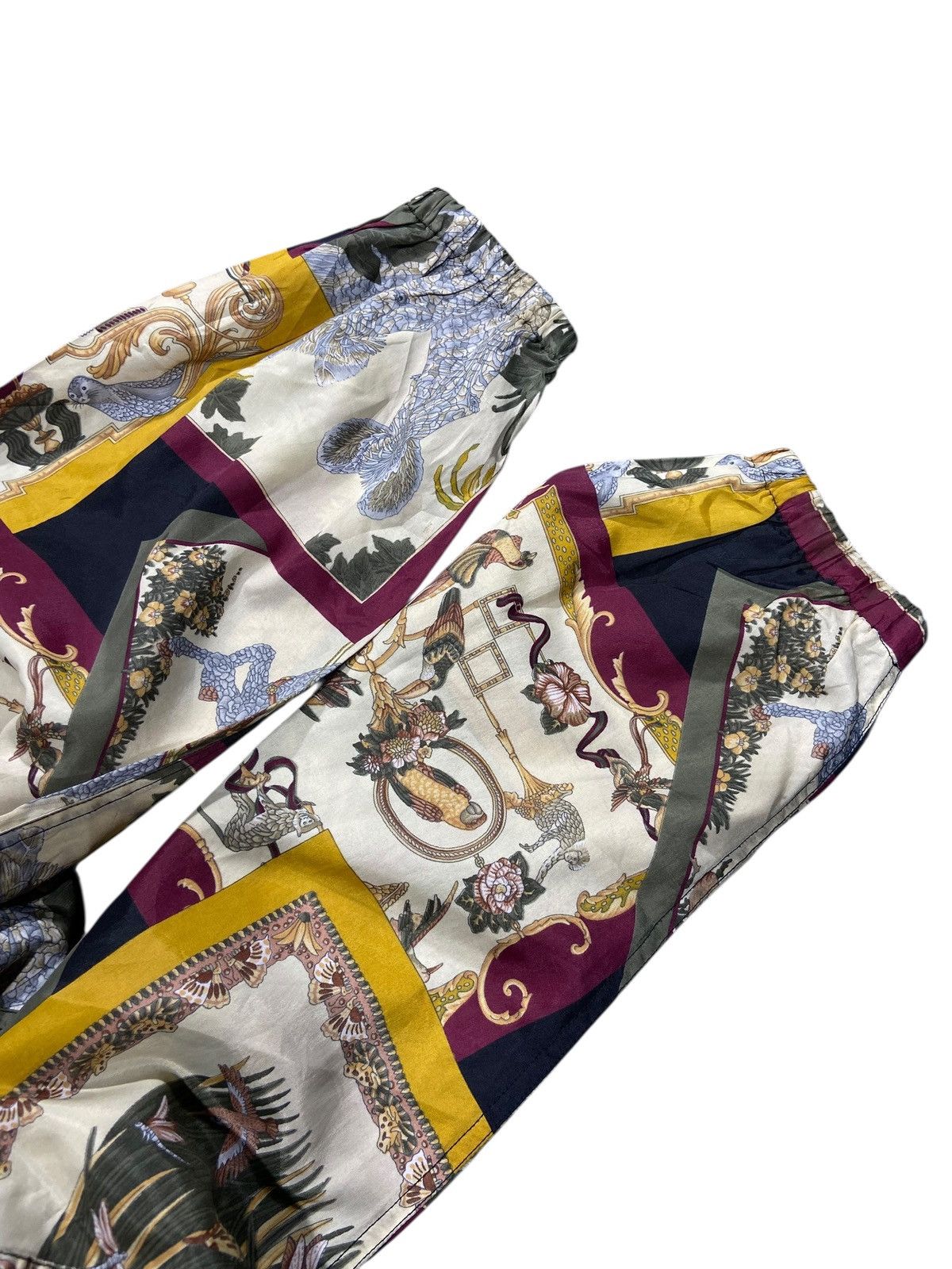 Salvatore Ferragamo Vintage Salavatore Ferragamo Full Print jacket Silk Size US L / EU 52-54 / 3 - 11 Thumbnail