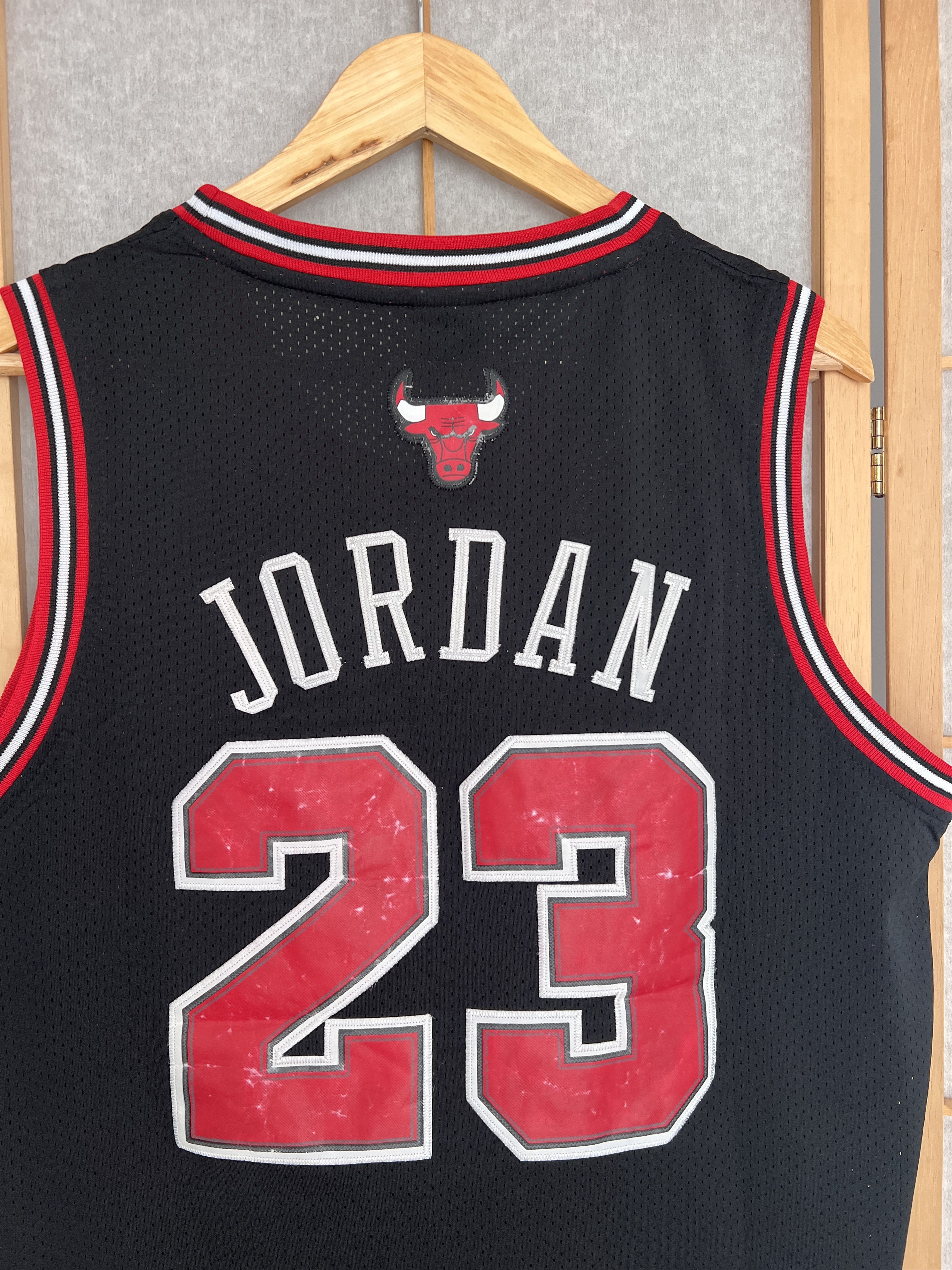 Nike Rare Nike Chicago Bulls #23 Jordan vintage 1990s mesh jersey Size US M / EU 48-50 / 2 - 6 Thumbnail