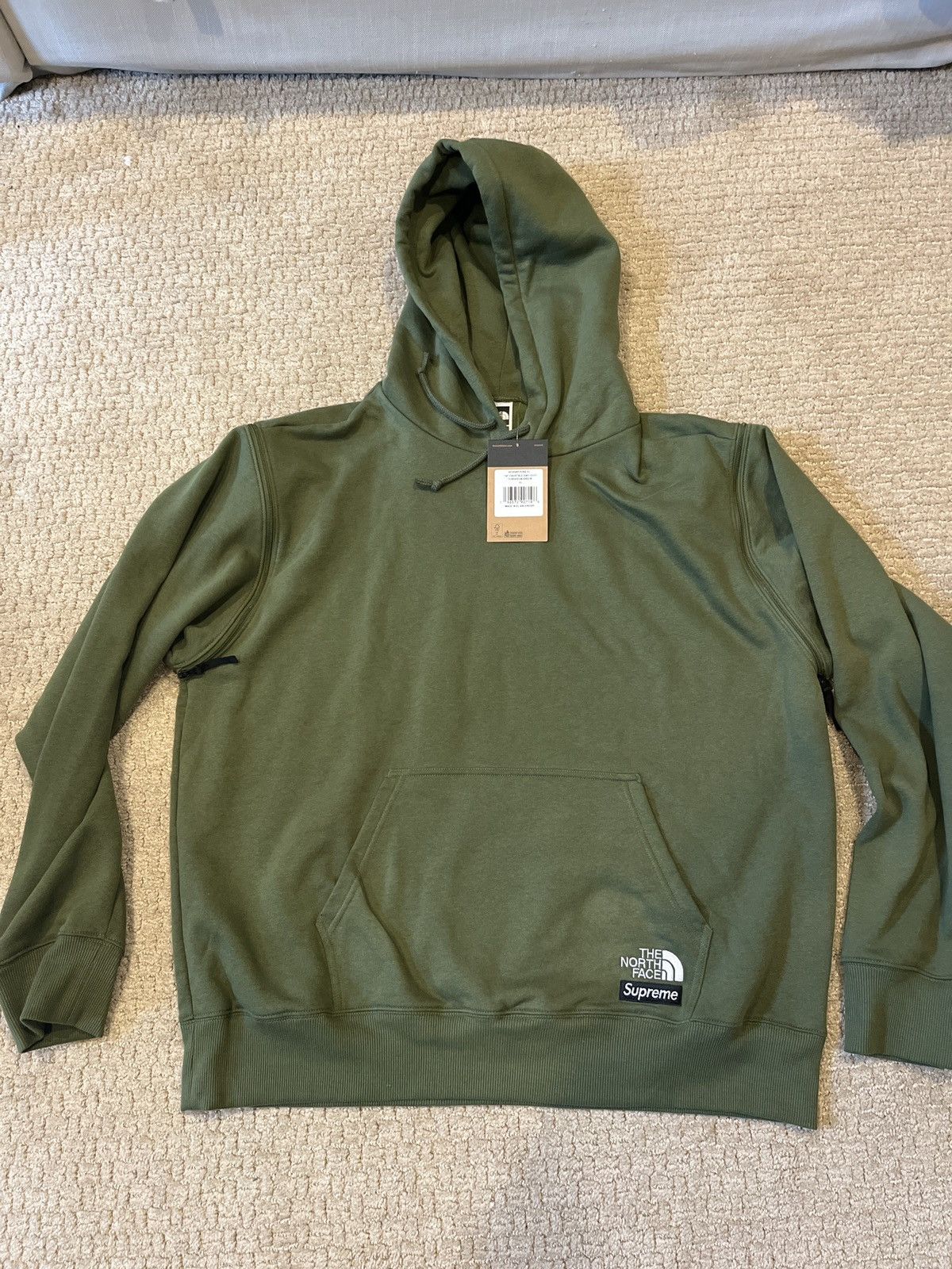 image of Supreme The North Face Zip Sleeve Hoodie in Green, Men's (Size XL)