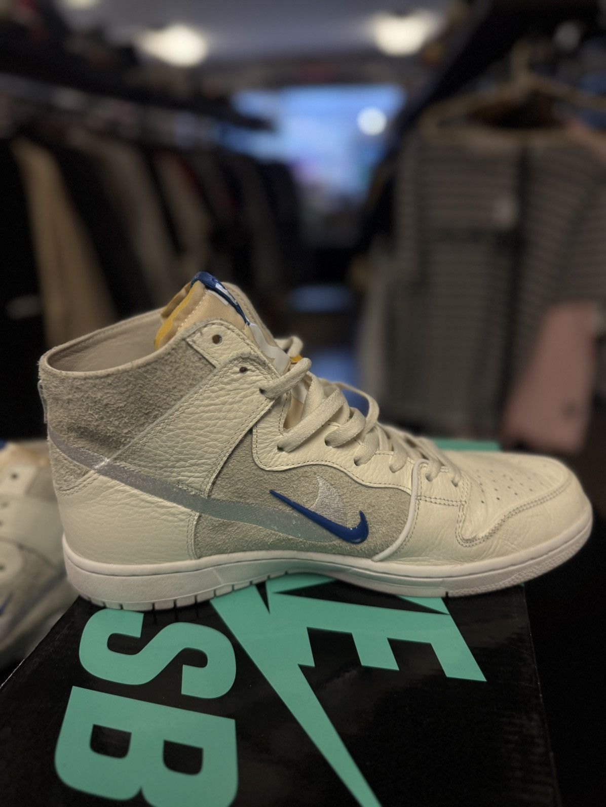 Nike Size 11 - Nike SB Dunk High Pro x Soulland FRI.day Part 0.2 Size US 11 / EU 44 - 10 Thumbnail