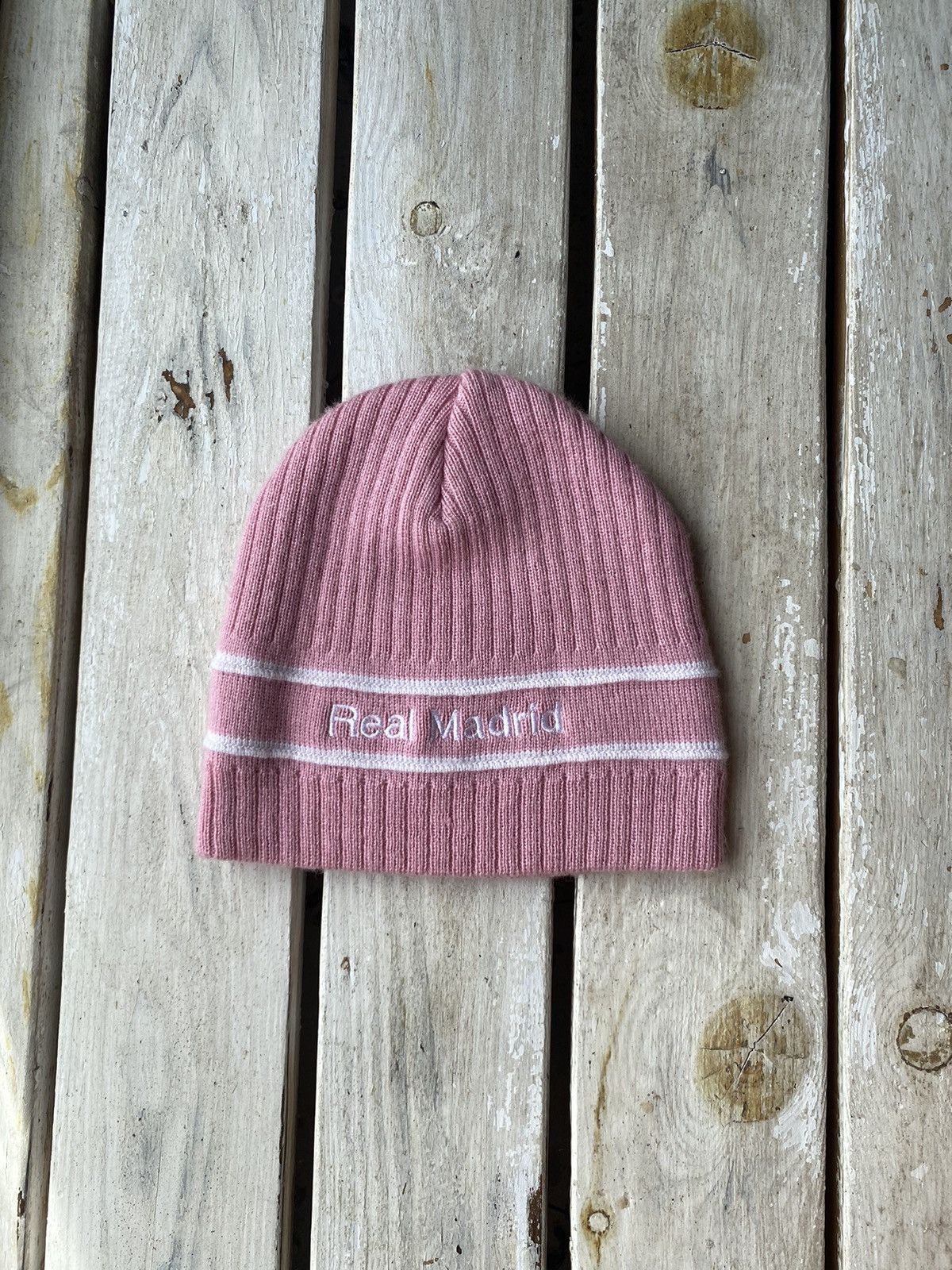 Vintage Real Madrid pink soccer japan style beanie hat Size ONE SIZE - 4 Thumbnail