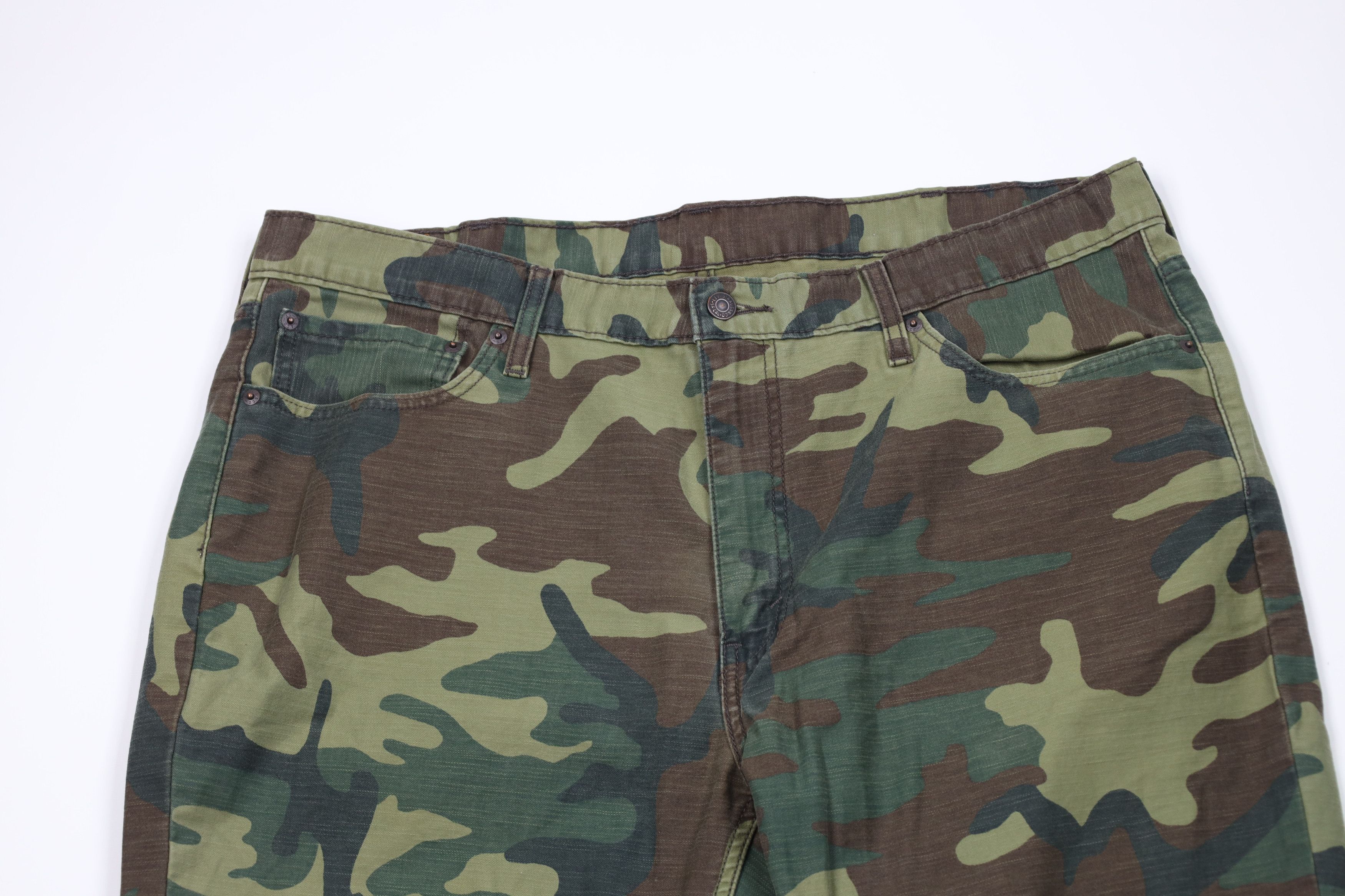Levi's Vintage Y2K Levis 541 Fit Tapered Leg Camouflage Pants Size US 40 / EU 56 - 2 Thumbnail