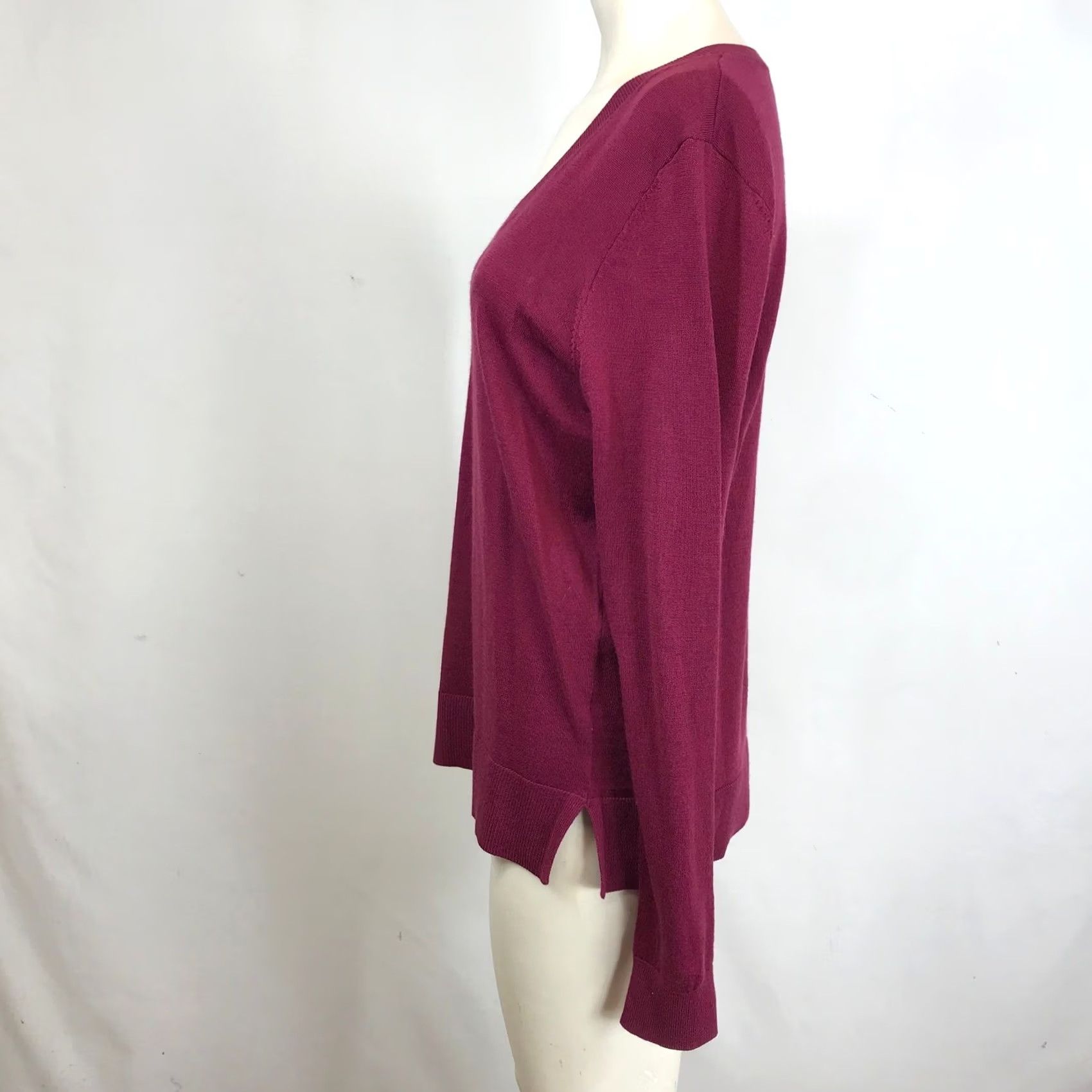 Vintage KATHERINE BARCLAY Women's M Merino Wool V Neck Long Sleeve Sweater Burgundy Size M / US 6-8 / IT 42-44 - 6 Thumbnail
