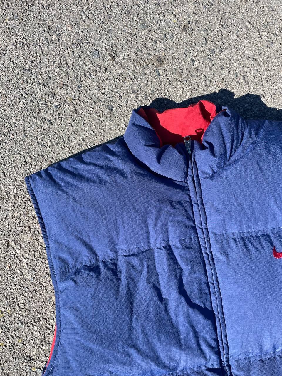 Nike Men's Vintage 90s Nike Puffer Reversible Down Vest, Blue/Red Size US XL / EU 56 / 4 - 4 Thumbnail