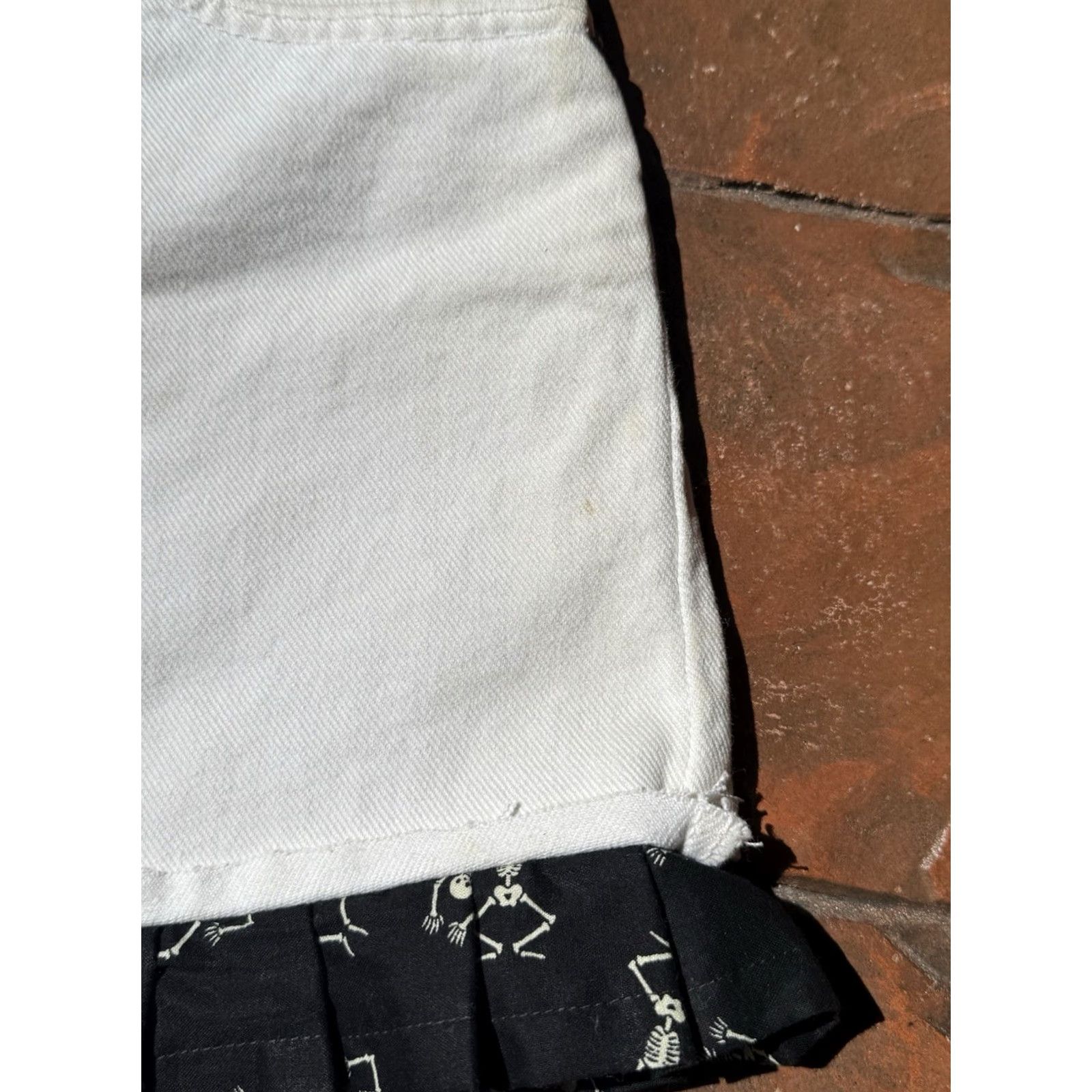 Levi's VINTAGE Levi's 551 Relaxed Fit Denim Shorts Woman 10 USA White 90s Retro Festival Beach School Womens Size 32" / US 10 / IT 46 - 6 Thumbnail