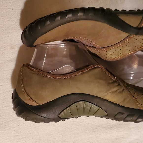 Vintage Private by Clark's Non-Slip Soles Suede Uppers Sz. 7.5 Loafe Size US 7.5 / IT 37.5 - 2 Thumbnail