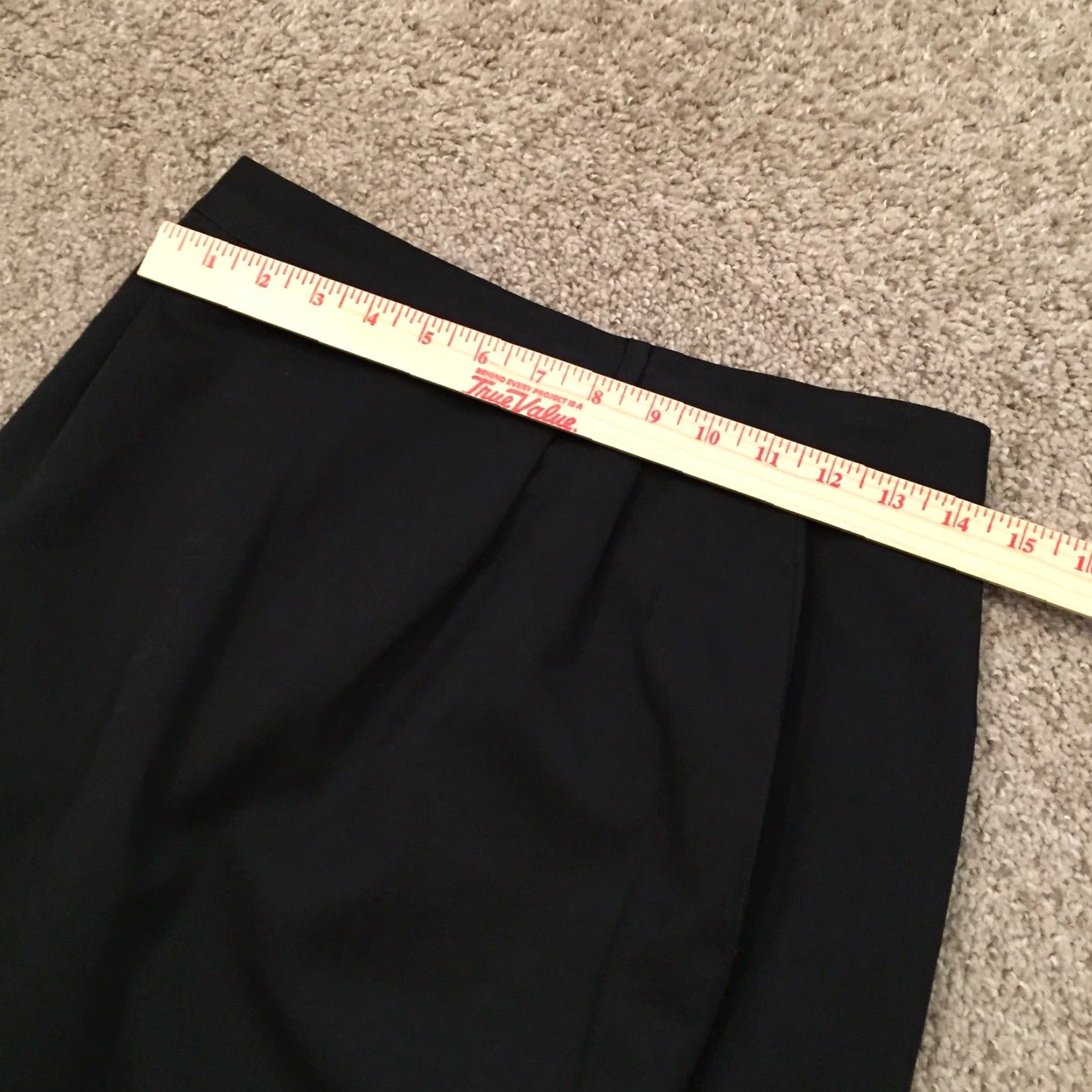 Liz Claiborne Claiborne Skirt Women Size 10 Black Midi Pleated Pencil Lined Wool) Size 32" / US 10 / IT 46 - 3 Thumbnail