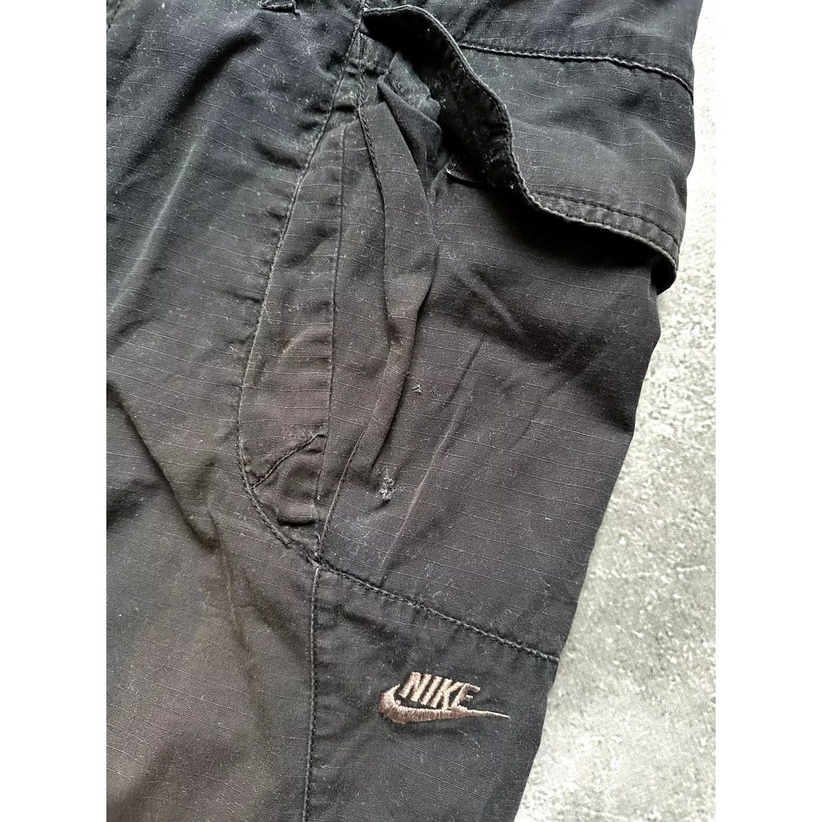 Nike VINTAGE Nike Pants Mens XL Black Track Pants Waist - 49 cm inseam 80 cm front rise 30 cm thigh 34 cm knee 29 cm Size US 36 / EU 52 - 4 Thumbnail