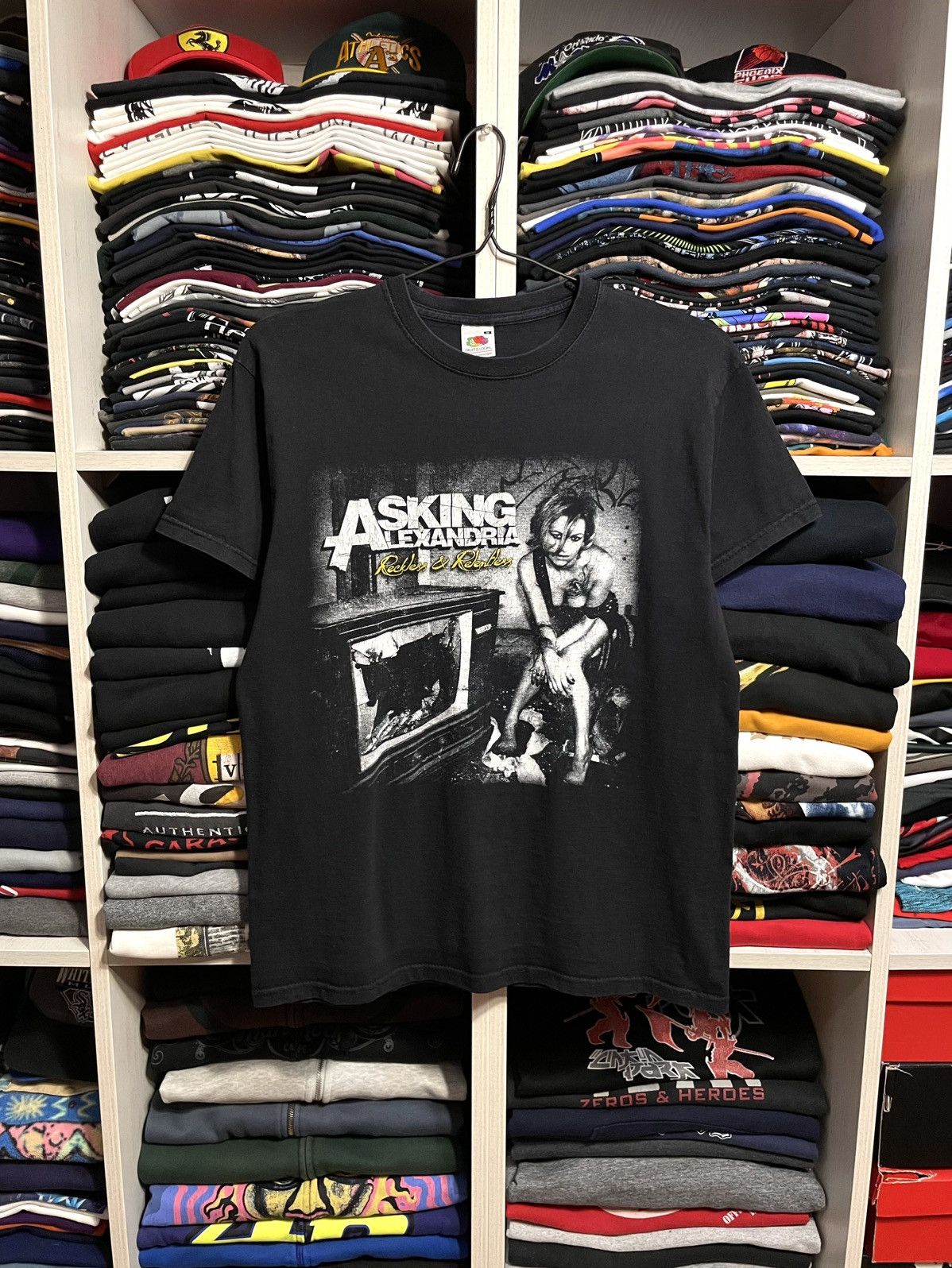 Band Tees Vintage Asking Alexandria Reckless Relentless Band T-Shirt Size US M / EU 48-50 / 2 - 1 Thumbnail