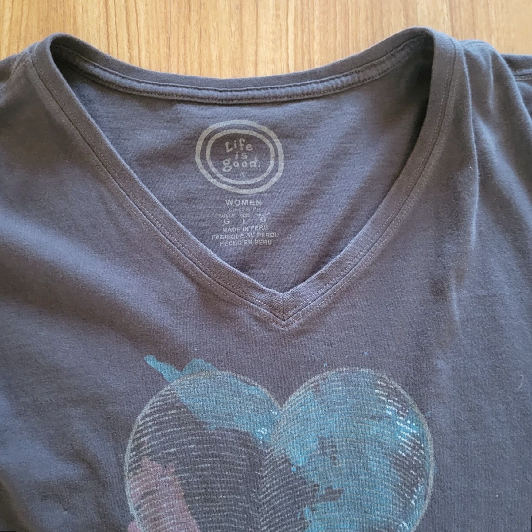 Life is Good Life is Good T-Shirt Womens Medium Gray V-Neck Short Sleeve All You Need Is Heart Love Shirt Size M / US 6-8 / IT 42-44 - 3 Thumbnail