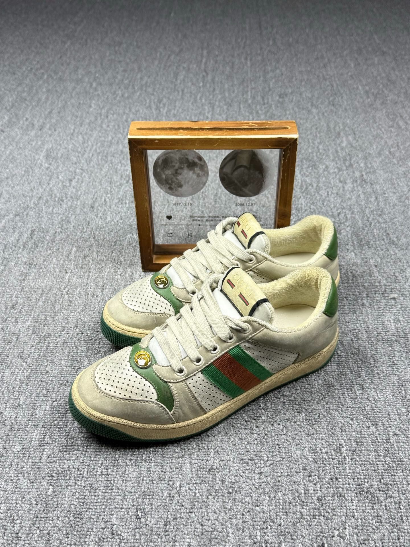 Gucci Gucci Distressed Green Lowtop Sneakers 5.5 Men Size US 5.5 / EU 38 - 1 Thumbnail