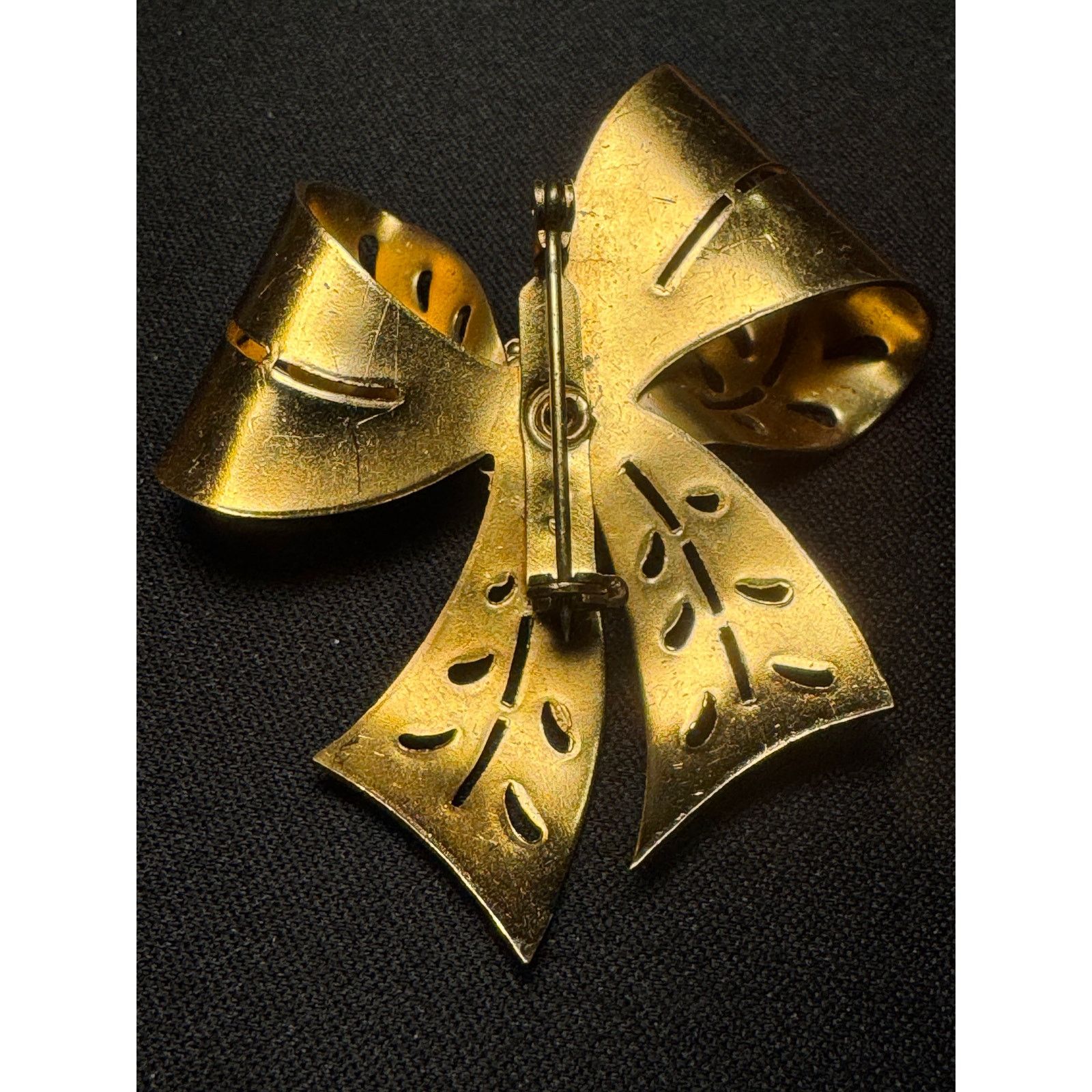 Other Vintage Coro Cameo Set In A Gold Tone Bow Brooch Size ONE SIZE - 6 Thumbnail