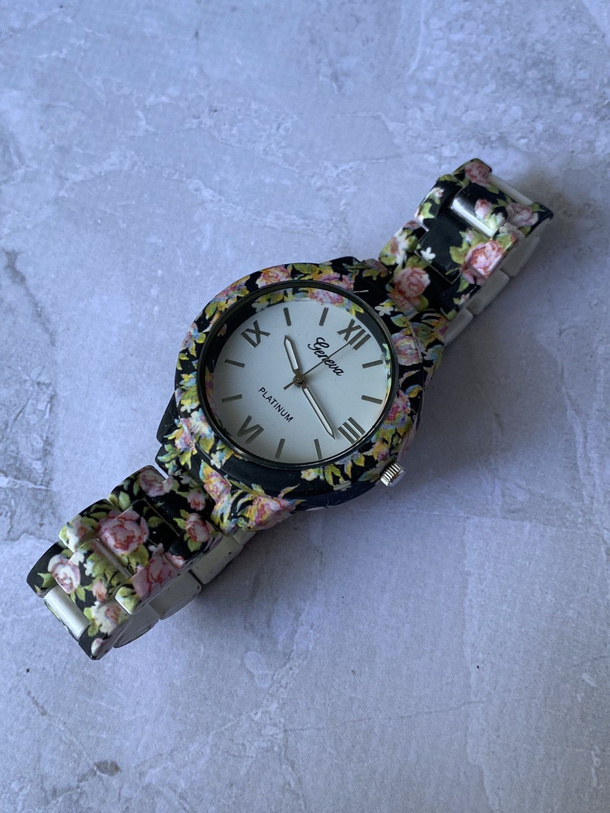 Geneva × Jewelry × Vintage Geneva Platinum Women’s Watch with Floral Design Size ONE SIZE - 3 Thumbnail