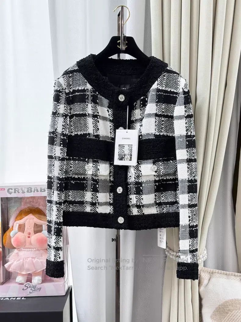 Chanel Chanel Plaid tweed long-sleeved jacket Size XS / US 0-2 / IT 36-38 - 1 Thumbnail