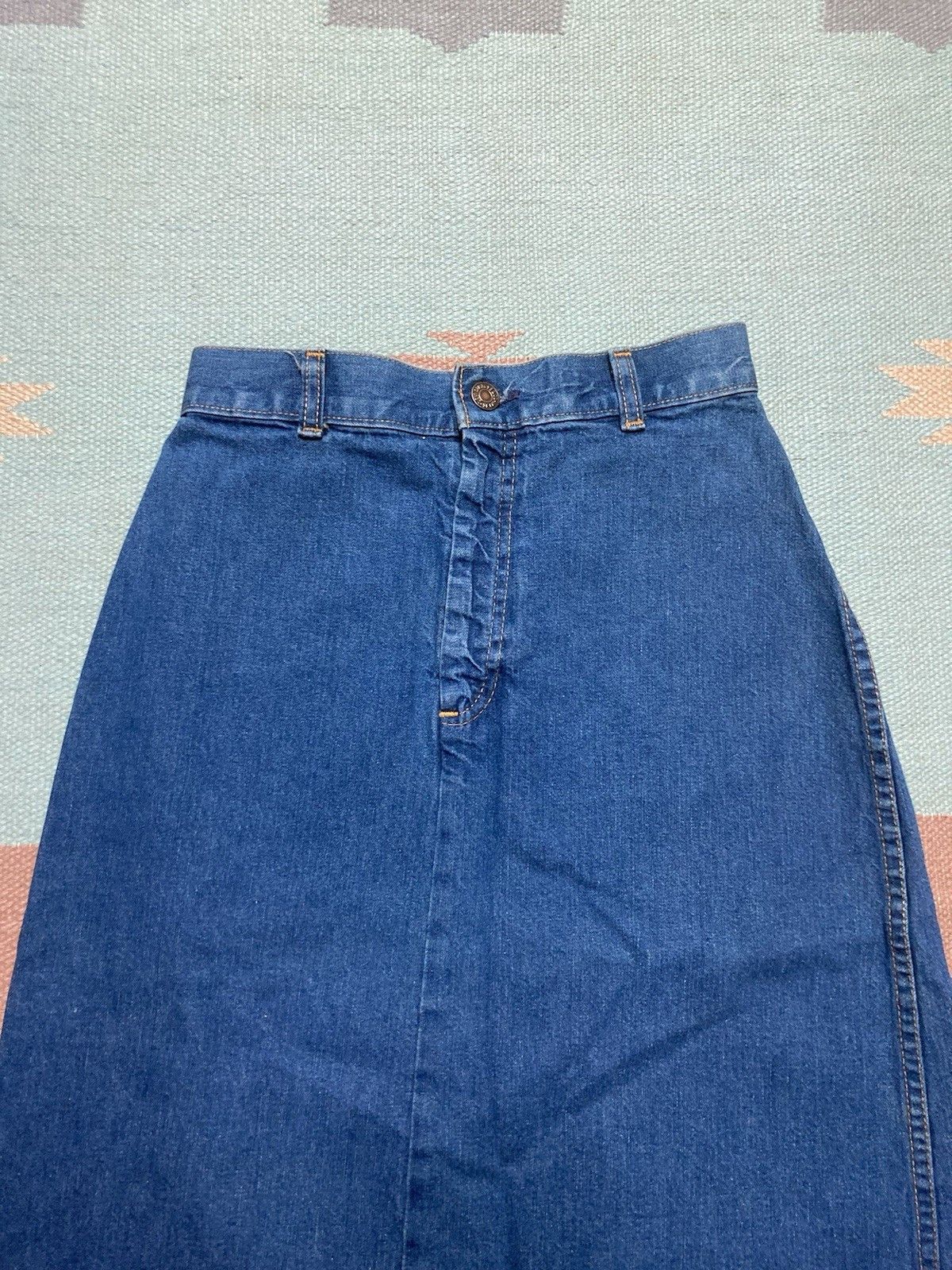 Levi's × Vintage 70s Levi’s denim skirt white tab dark preppy women’s 7 24” Size 24" / US 00 / IT 34 - 6 Thumbnail