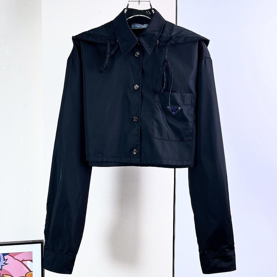 Prada Prada Logo Patch Hooded Button Up Size 38 Size XS / US 0-2 / IT 36-38 - 1 Thumbnail