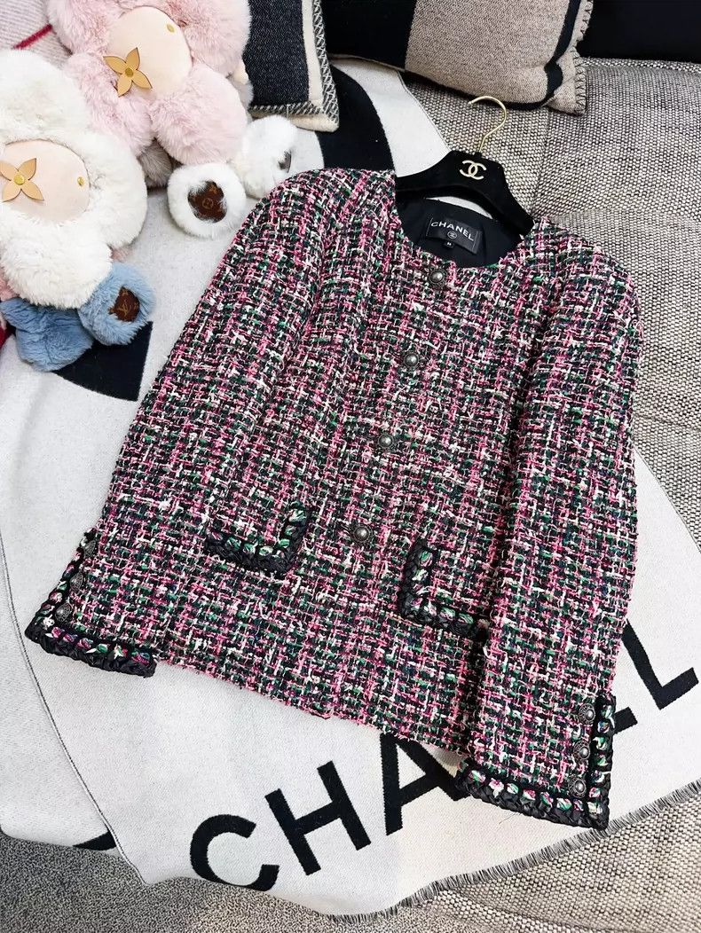 Chanel Chanel 19p Early spring pink purple and green mixed color Size XS / US 0-2 / IT 36-38 - 9 Thumbnail