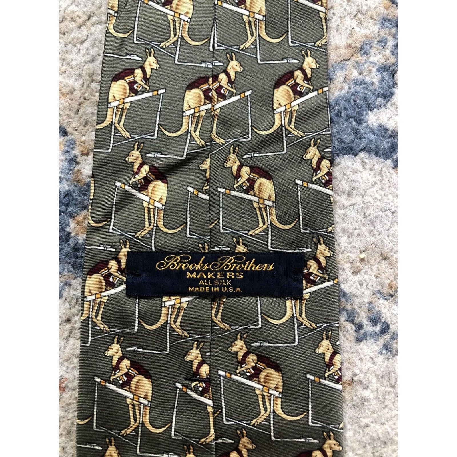 Brooks Brothers Brooks Brothers Tie Mens One Size Green Kangaroo Hurdles All Silk Made USA Track Size ONE SIZE - 6 Thumbnail