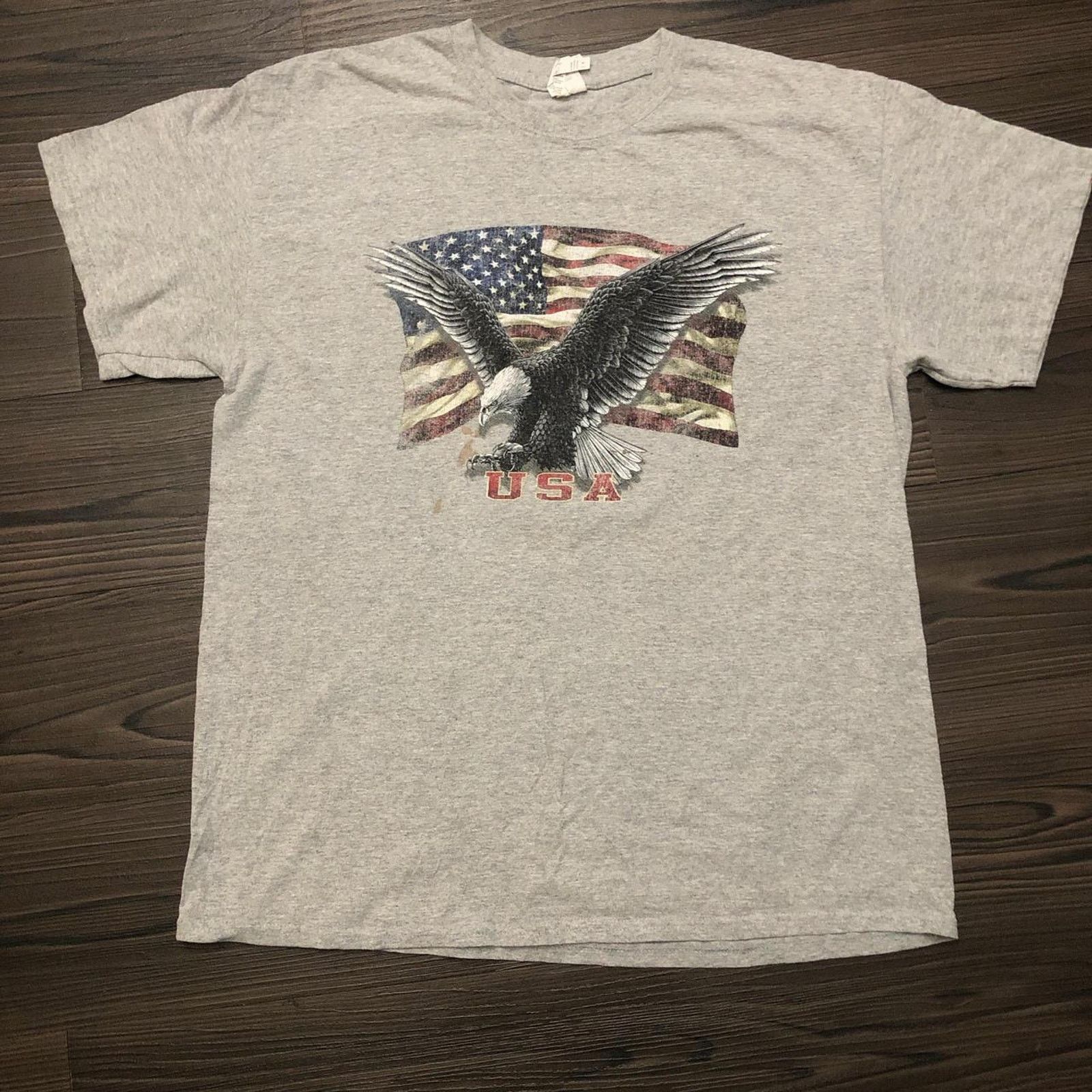 Gildan Grey Distressed USA Flag Bald Eagle Graphic Tee Size US L / EU 52-54 / 3 - 1 Thumbnail