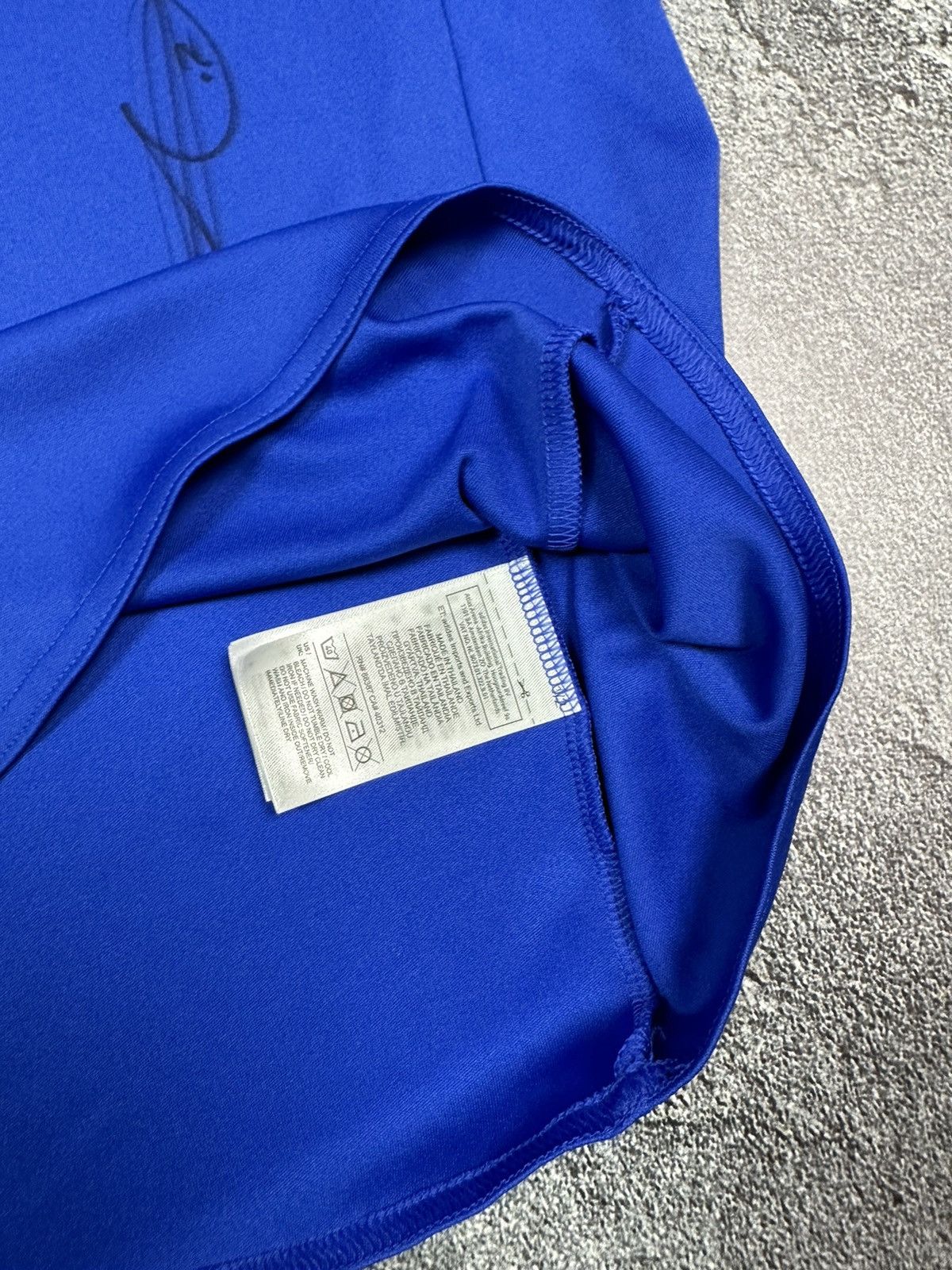 Adidas Cardiff City Soccer Jersey Football 2015/16 with autographs Size US S / EU 44-46 / 1 - 10 Thumbnail