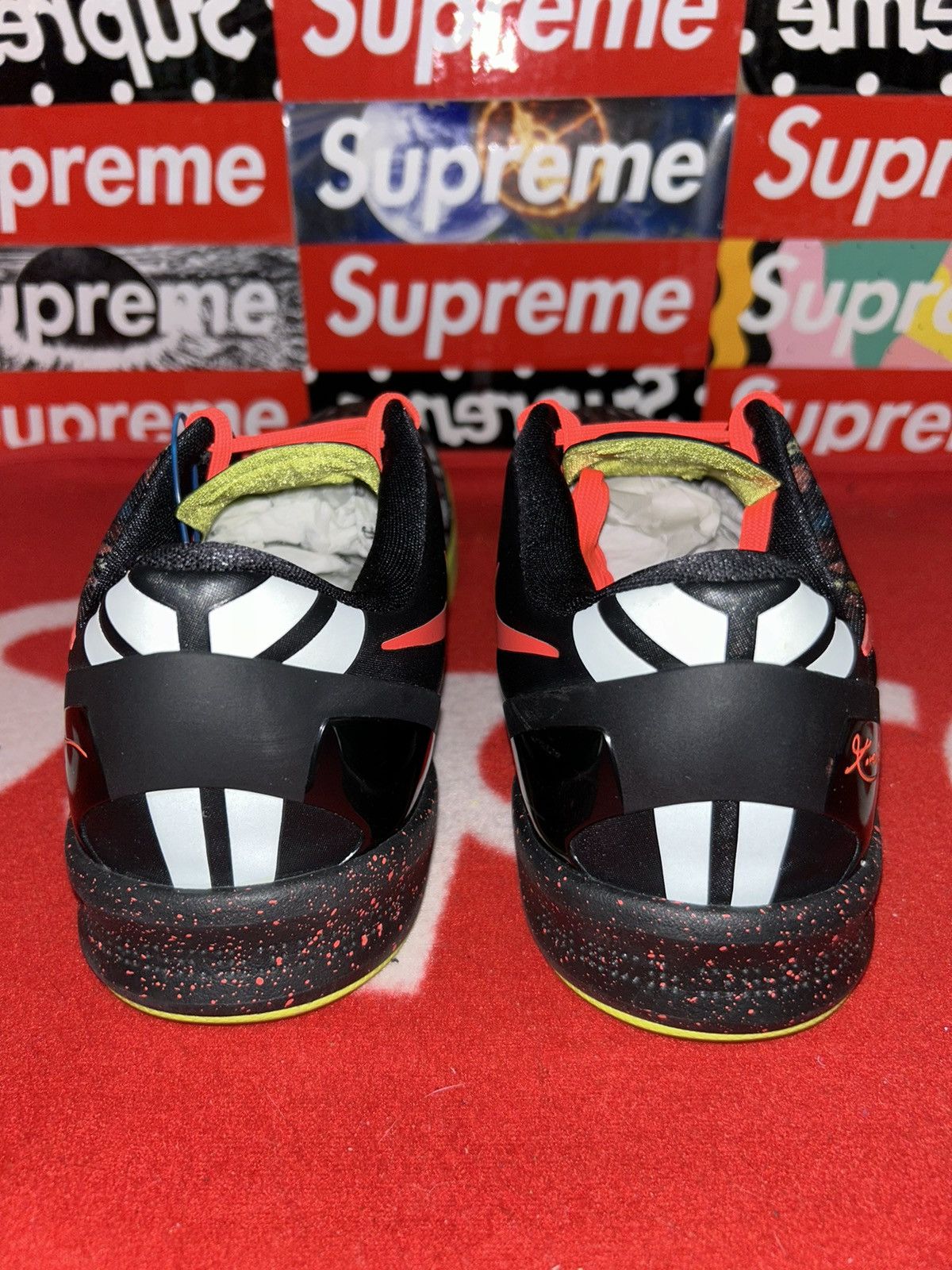 Nike Nike Kobe 8 GC 'Christmas' 555286-060 size 10 XDR WITH BOX Size US 10 / EU 43 - 3 Thumbnail