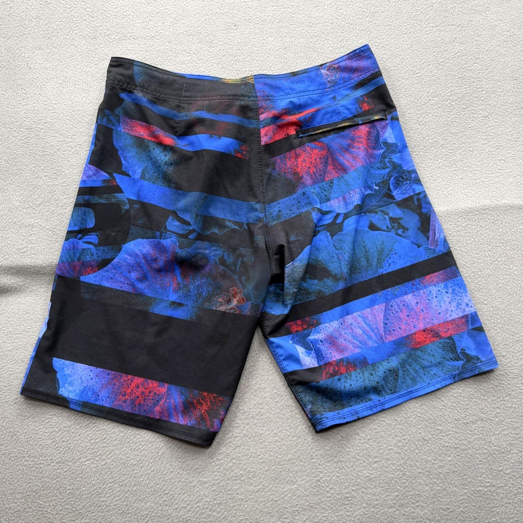 Oakley Oakley Board Shorts Mens 34 Blue Abstract Stripe Swim Trunks Pocket Surf Beach Boardshorts Mens 34 Blue Abstract Stripe Size US 34 / EU 50 - 2 Thumbnail
