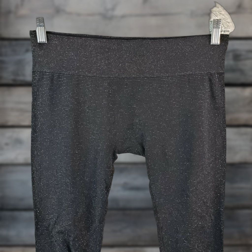 Athleta Athleta Leggings Sz Medium Black Silver Striped Mid Rise Womens Pants INSEAM 25 in Size 32" / US 10 / IT 46 - 1 Thumbnail