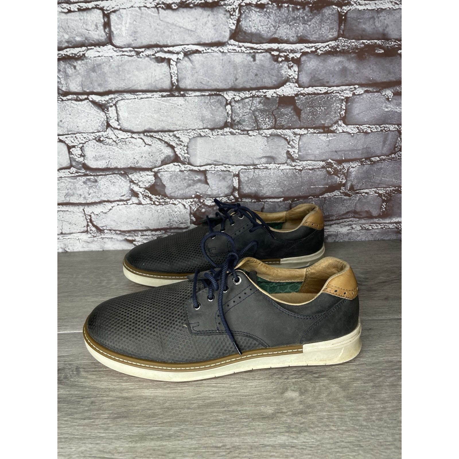 Johnston & Murphy JOHNSTON & Murphy 258459 MCGUFFEY NAVY LEATHER Lace GOLF SHO Size US 9 / EU 42 - 23 Thumbnail