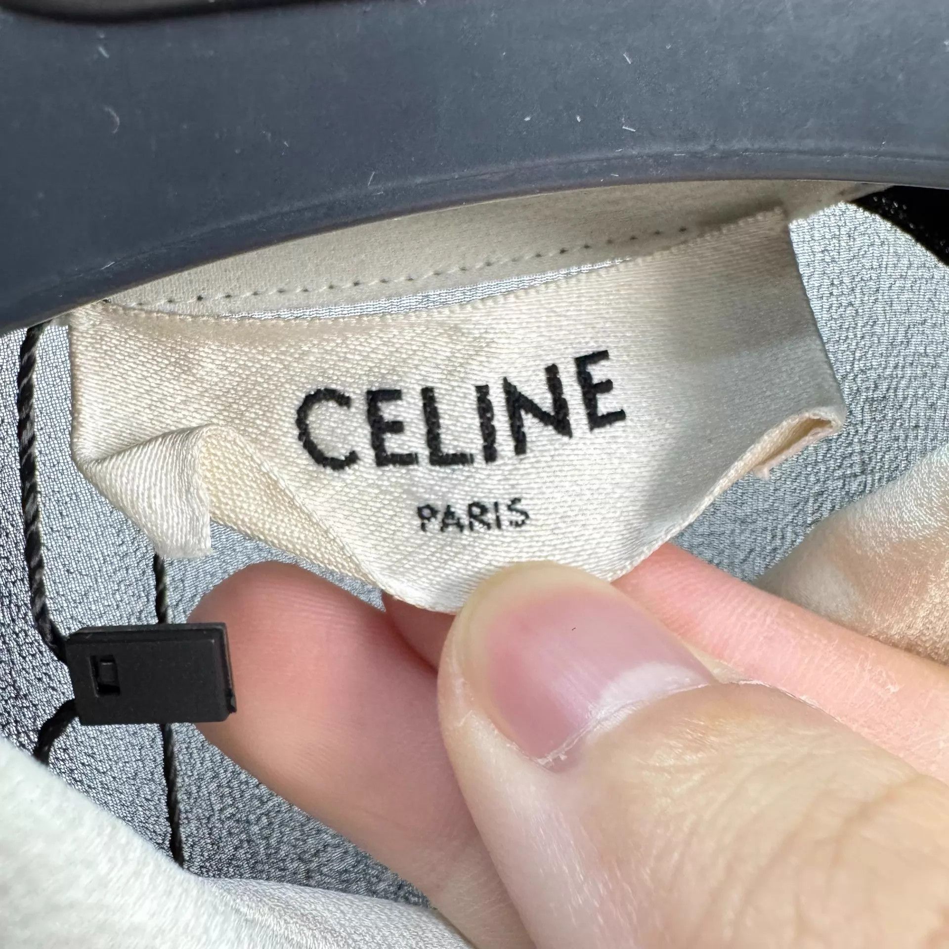Celine Celine Bow Gold Button Silk Top 34 Mint Size XXS / US 00 / IT 34 - 5 Thumbnail