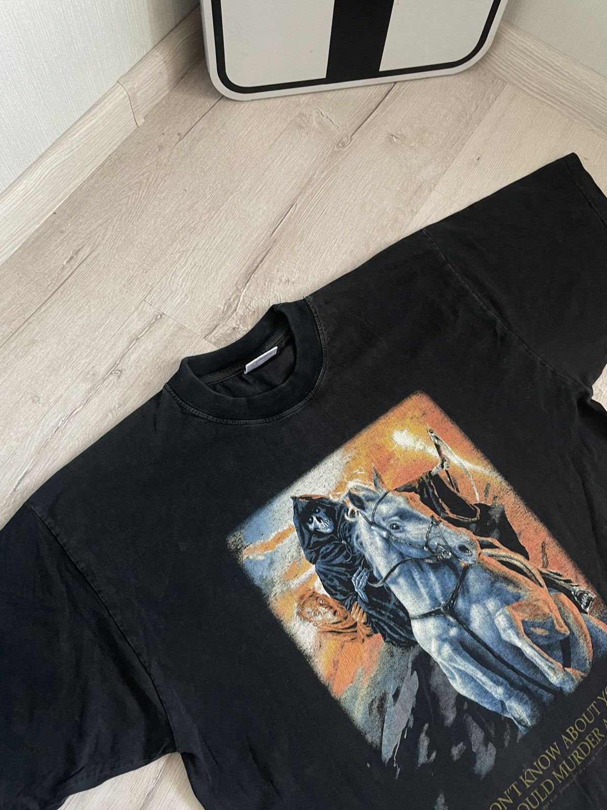 Band Tees × Vintage Vintage 90s Discworld By Terry Pratchett Tee Series Book Y2k Size US XL / EU 56 / 4 - 9 Thumbnail