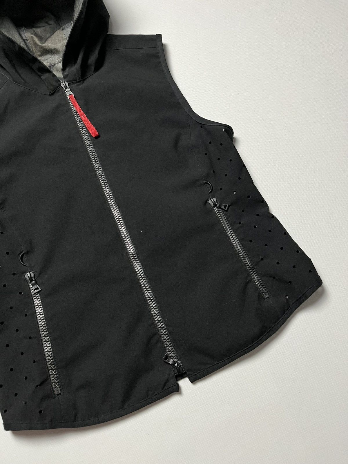 Prada Prada Luna Rossa hooded utility vest black vintage Size S / US 4 / IT 40 - 3 Thumbnail