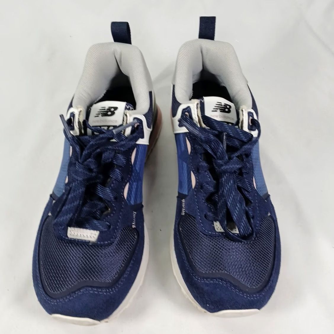 New Balance New Balance 574 WL574IL2 Women’s Size 7 Navy Pink Retro Running Sneakers Size US 7 / IT 37 - 6 Thumbnail