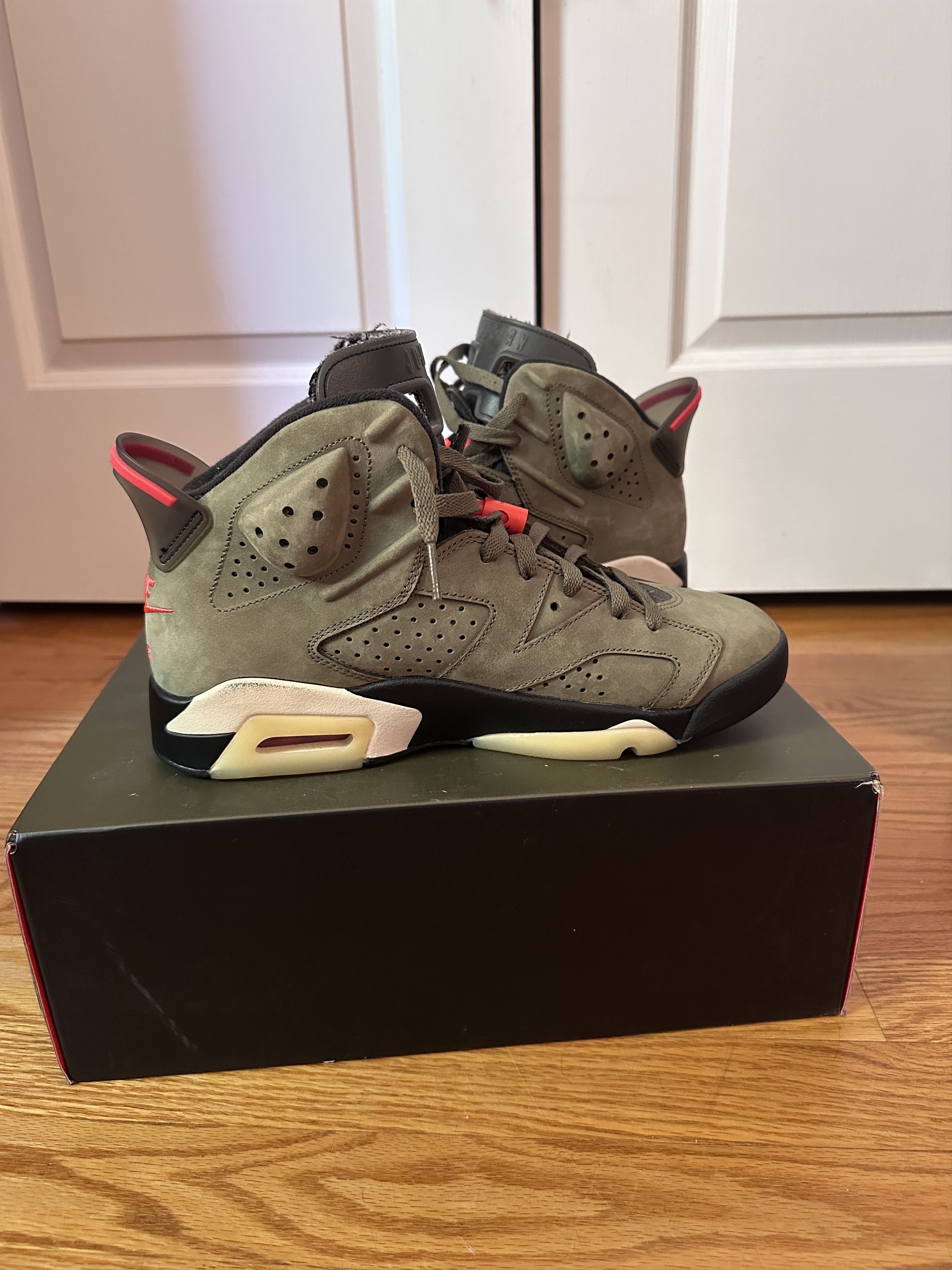 Nike × Travis Scott Travis Scott Jordan 6 Retro Size US 9 / EU 42 - 5 Thumbnail