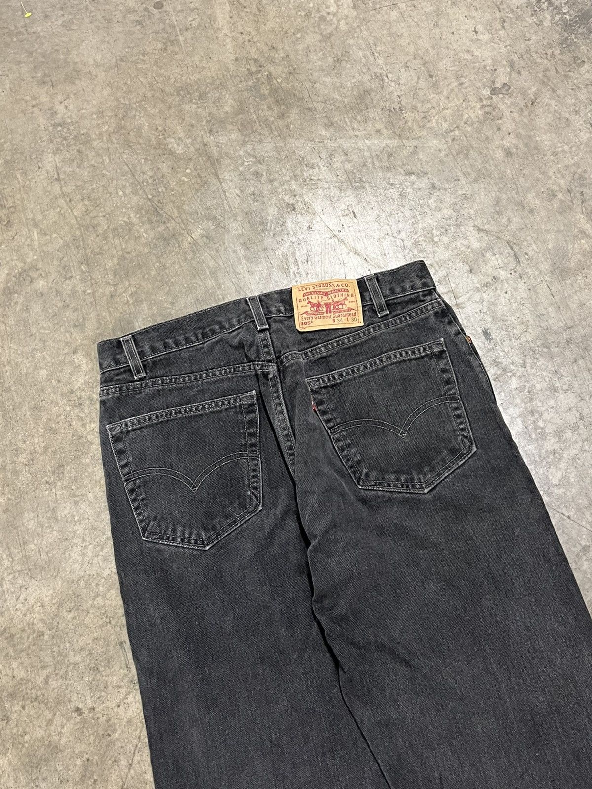 Levi's × Vintage Levi’s vintage 90s 505 denim pants black streetwear hype Size US 34 / EU 50 - 2 Thumbnail
