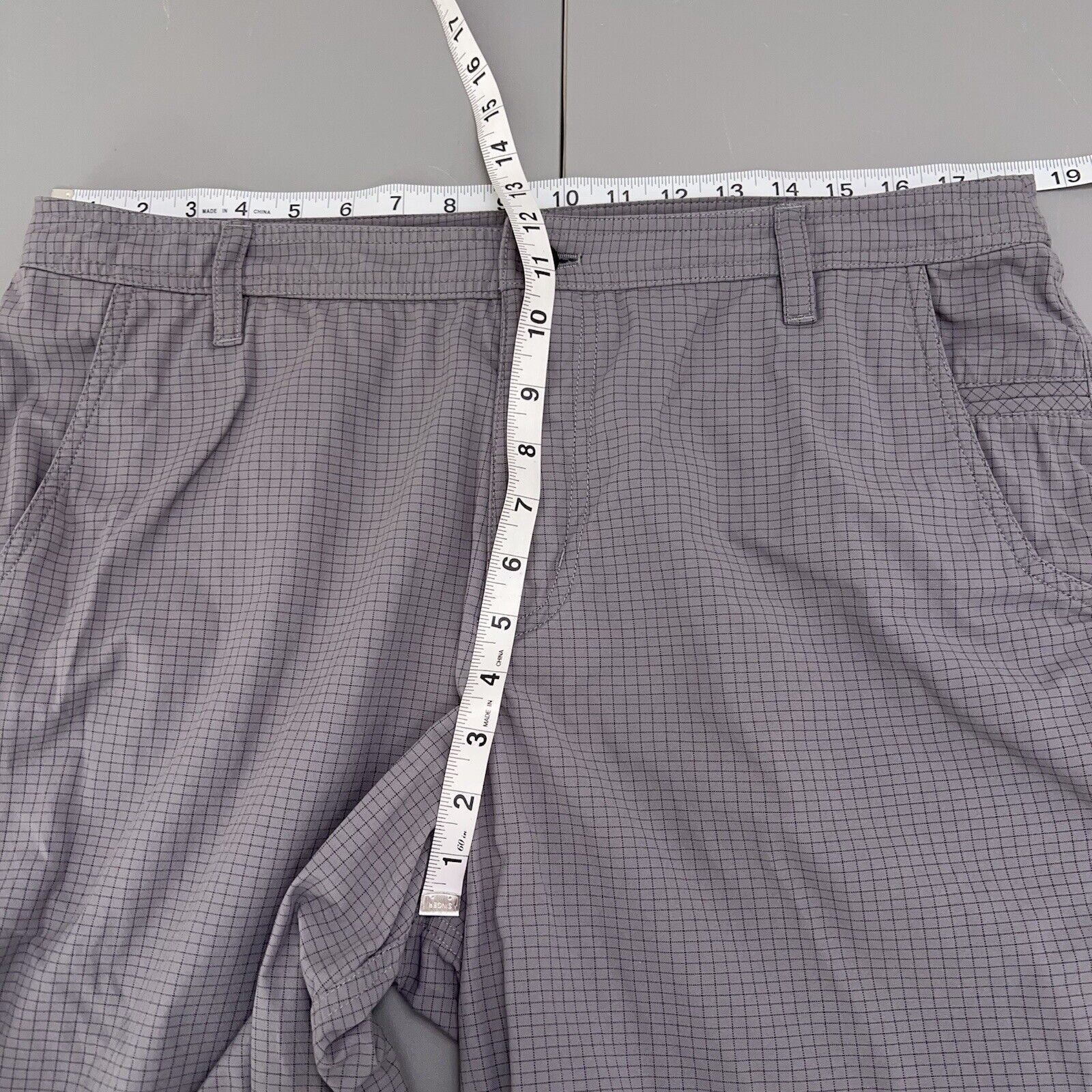 Lululemon Lululemon Shorts Men 38 Grey Grid Print 10" inseam Size US 38 / EU 54 - 9 Thumbnail