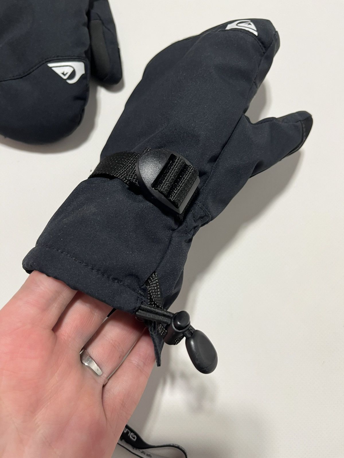 Quiksilver Quiksilver Gloves Snowboarding Mittens BRAND NEW Size ONE SIZE - 9 Thumbnail