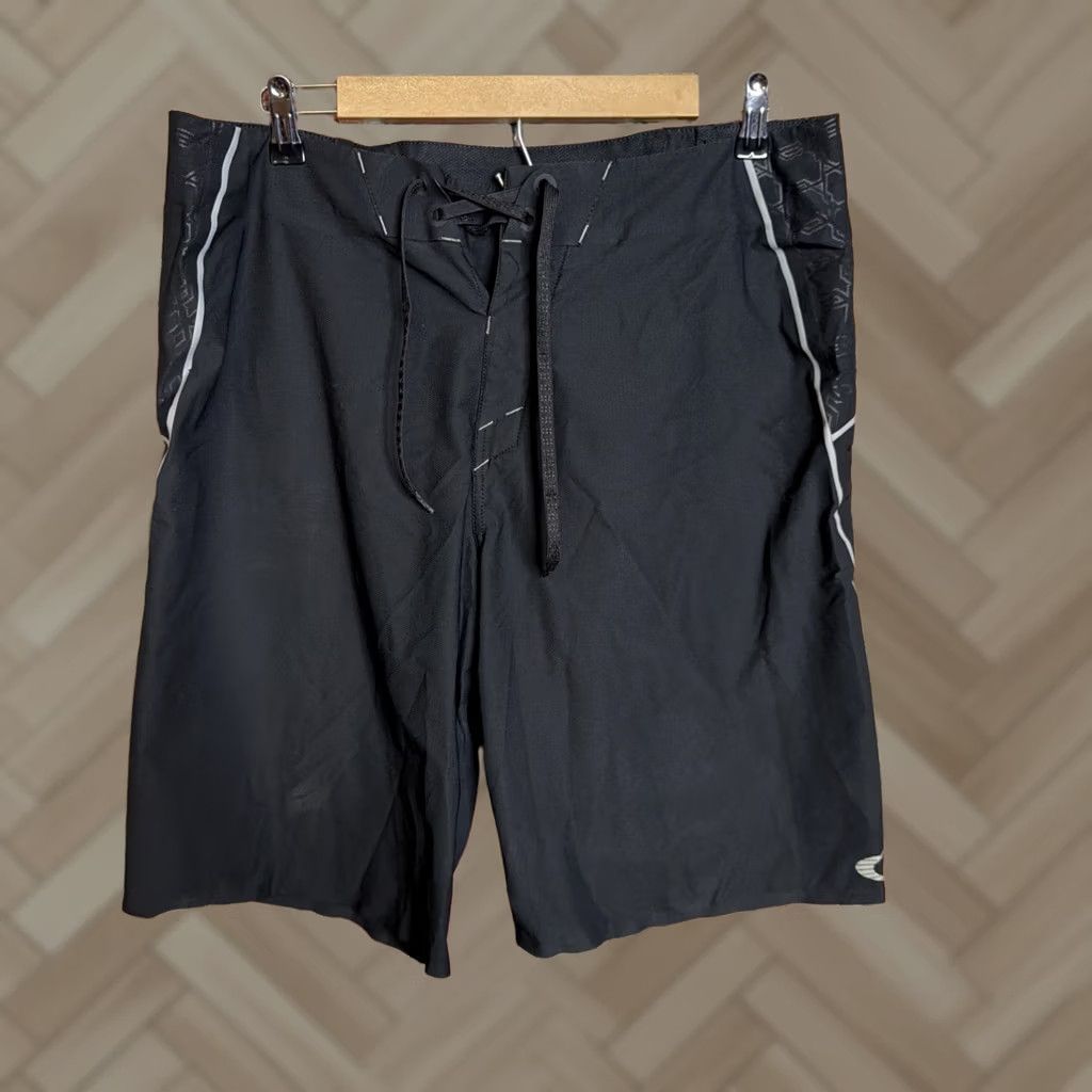 Oakley Oakley Board Shorts Men Black 34 Surfing Beach Board Shorts Mens Regular Size 34 Black Oakley Mens Size US 34 / EU 50 - 1 Thumbnail
